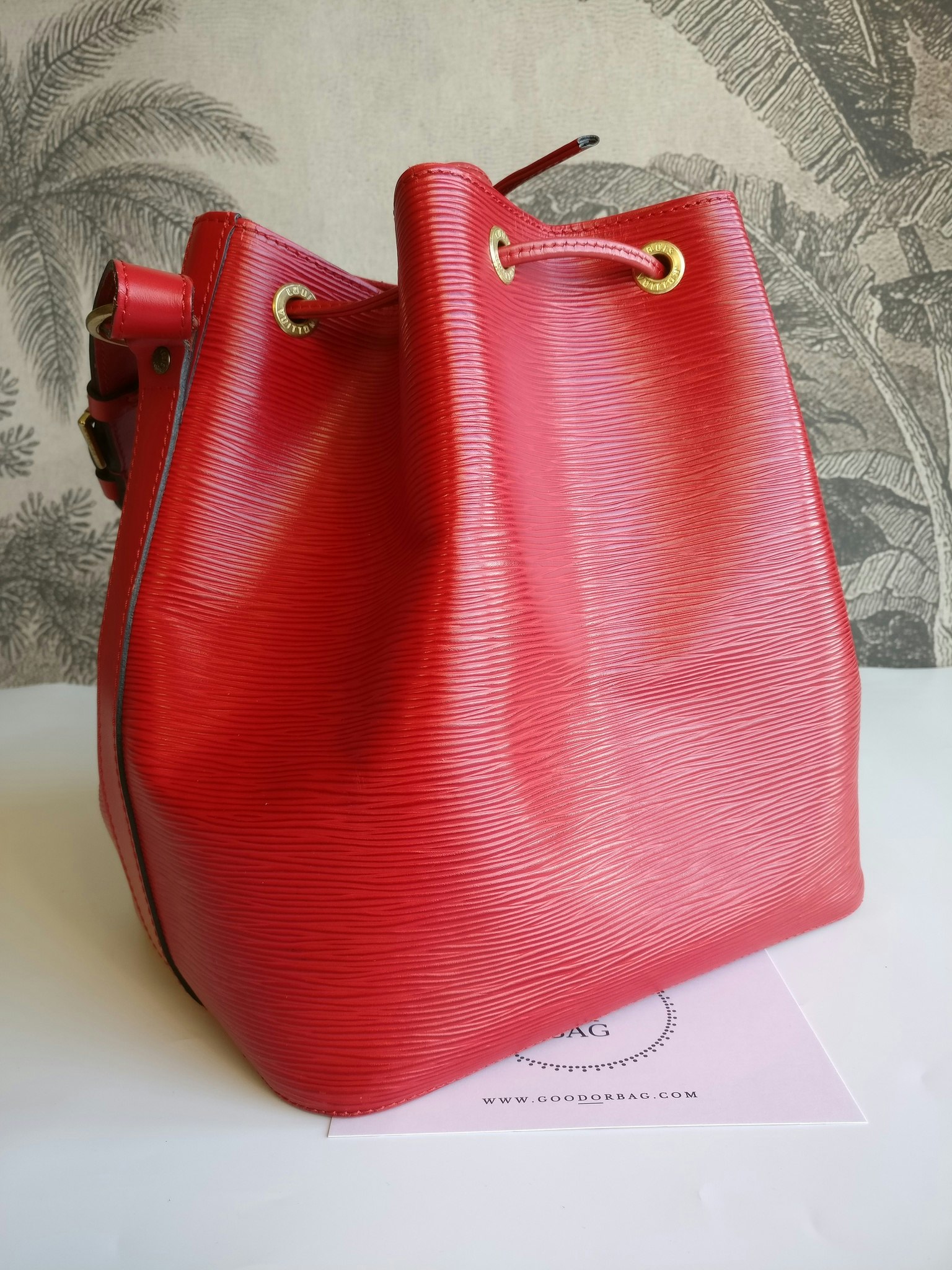 Louis Vuitton Petit Noé red epi