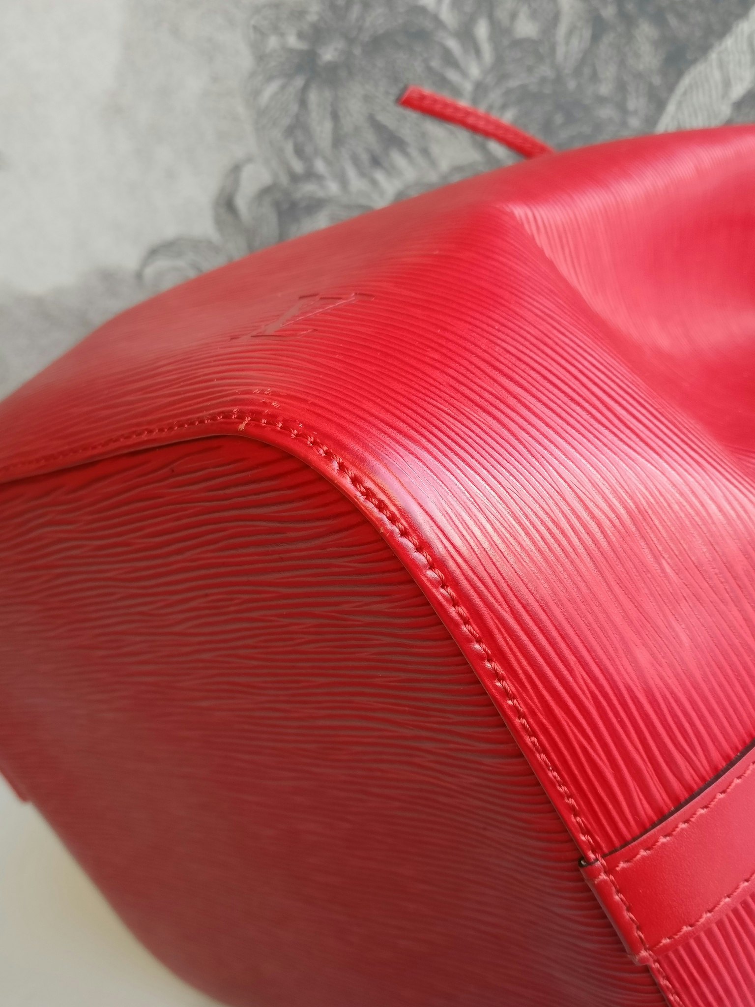 Louis Vuitton Petit Noé red epi
