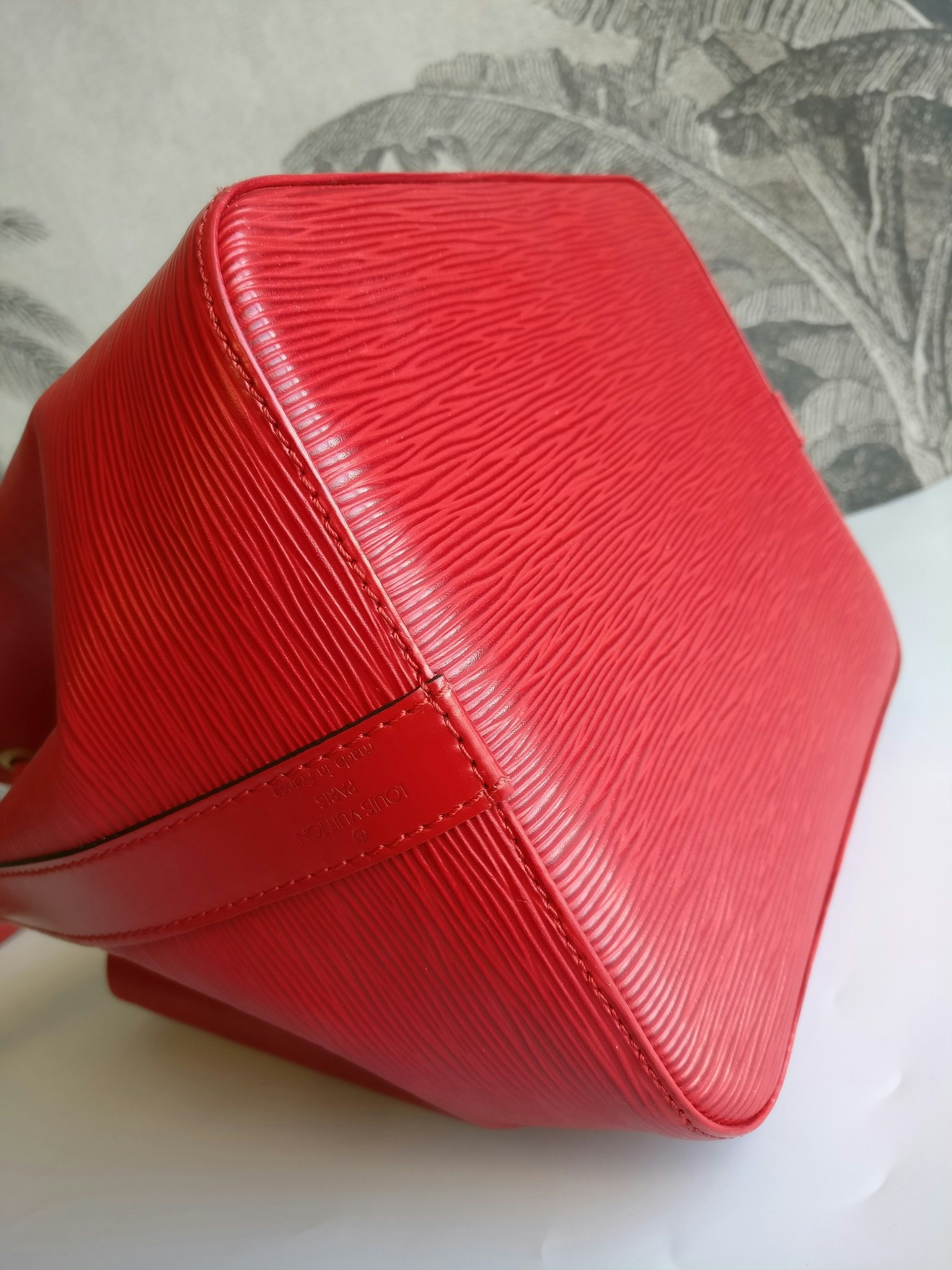 Louis Vuitton Petit Noé red epi