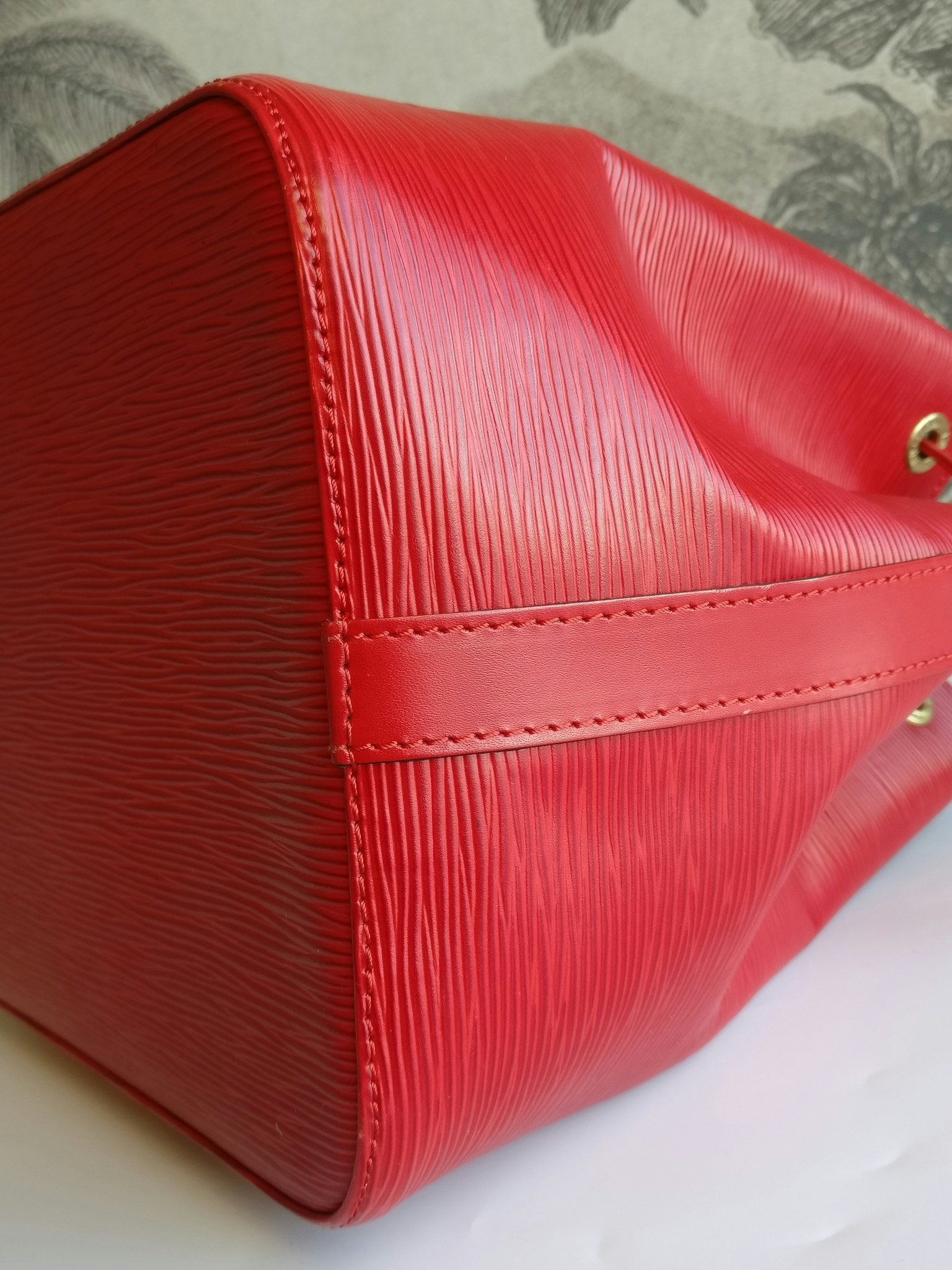 Louis Vuitton Petit Noé red epi