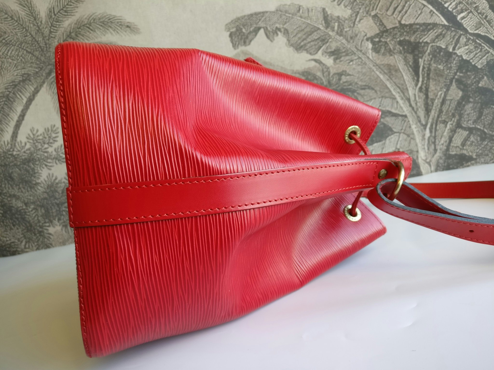 Louis Vuitton Petit Noé red epi