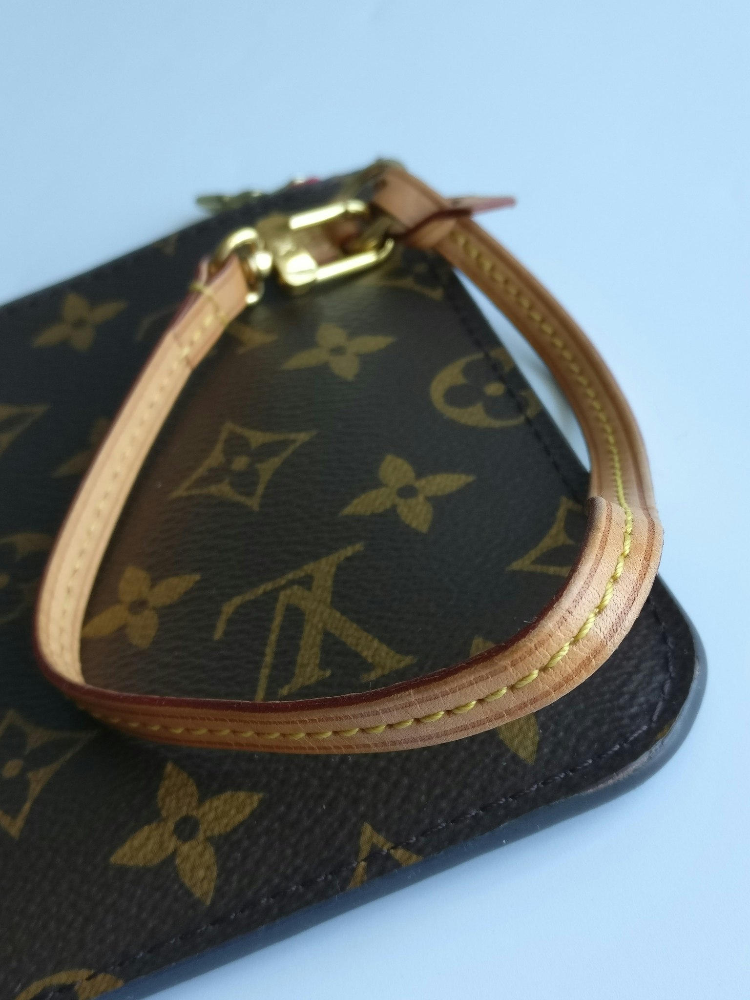 Louis Vuitton Neverfull MM pochette