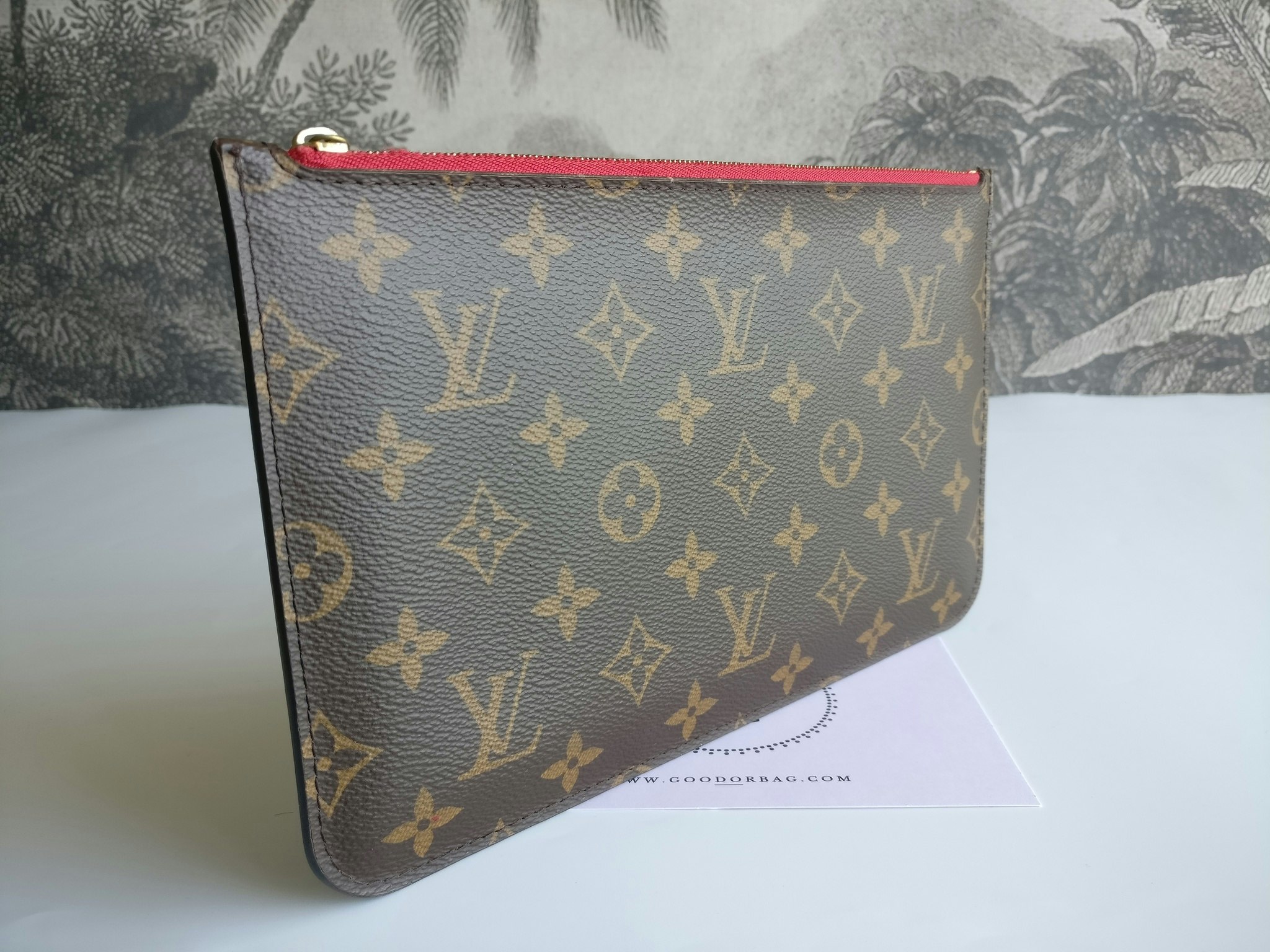 Louis Vuitton Neverfull MM pochette