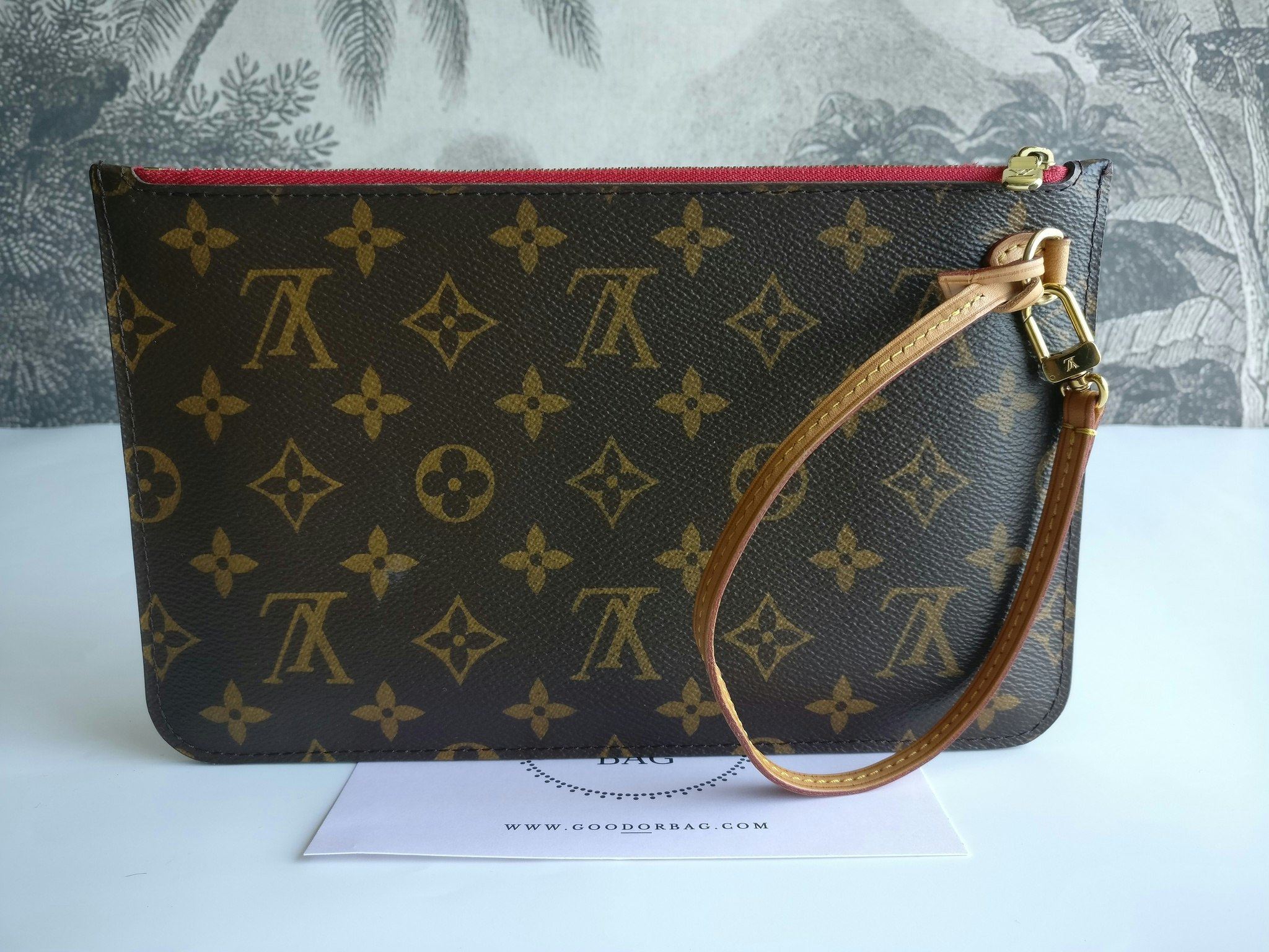 Louis Vuitton Neverfull MM pochette