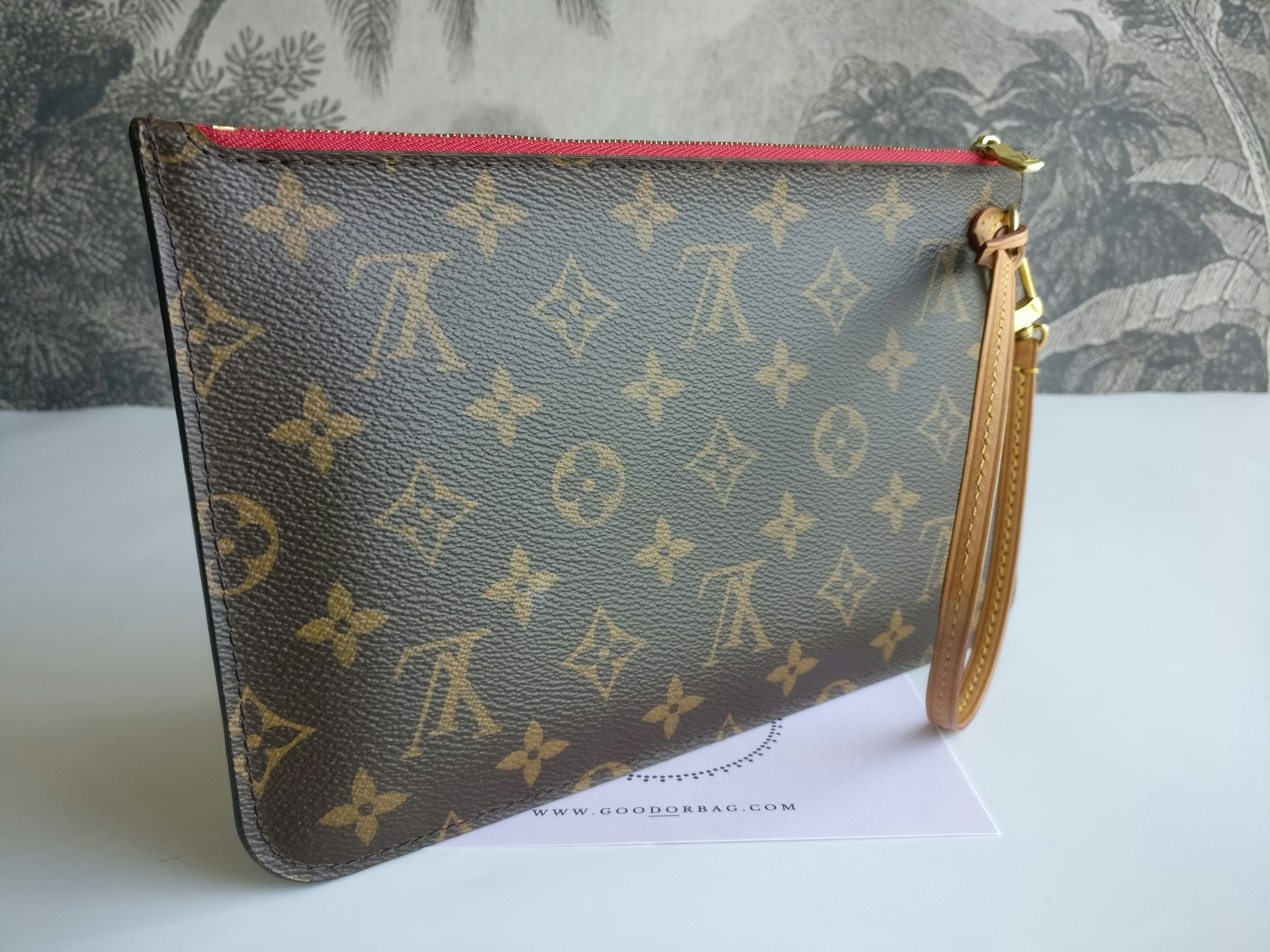 Louis Vuitton Neverfull MM pochette