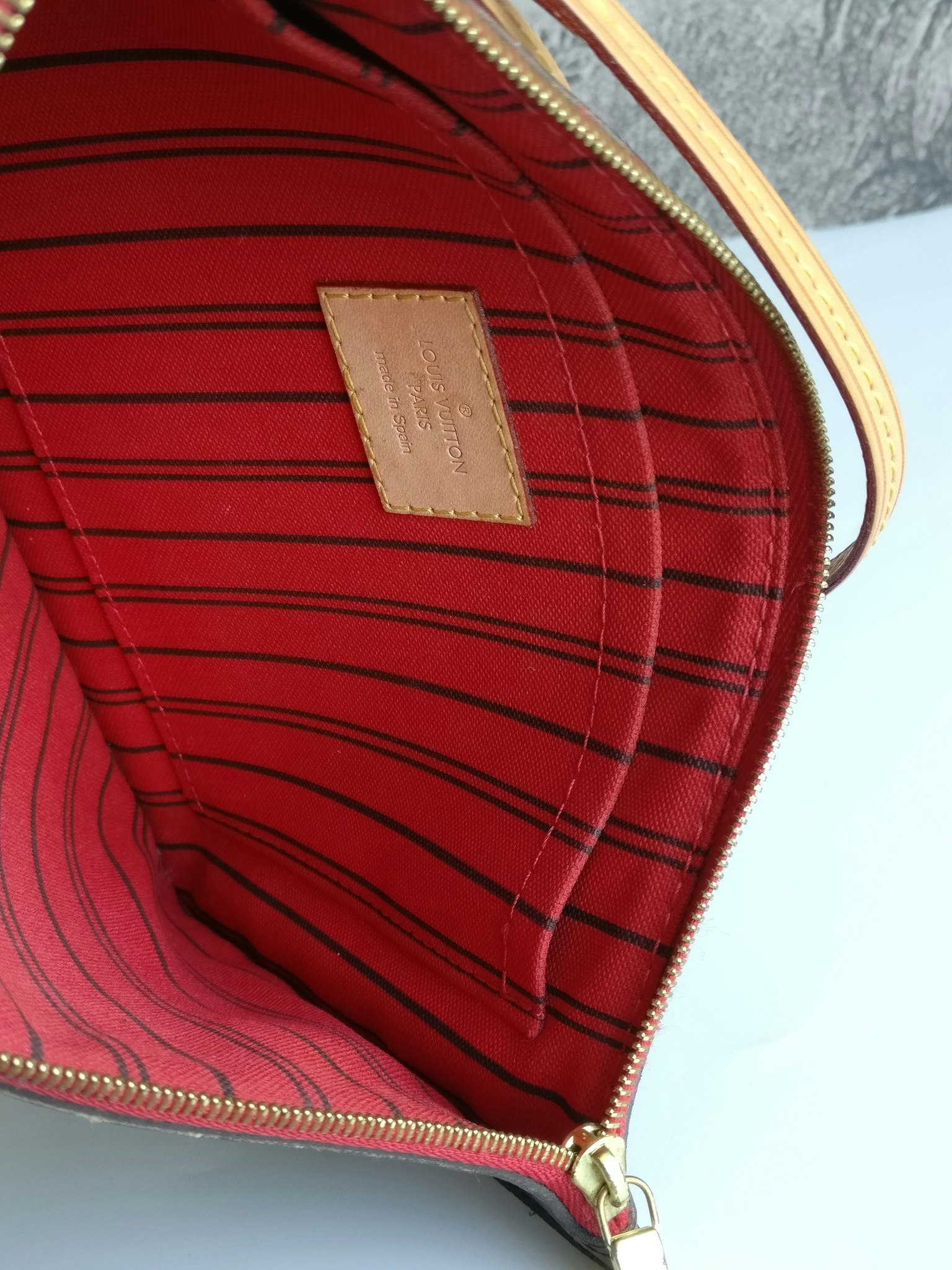 Louis Vuitton Neverfull MM pochette