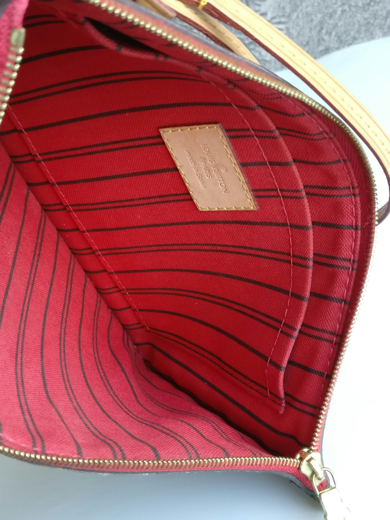 Louis Vuitton Neverfull MM pochette
