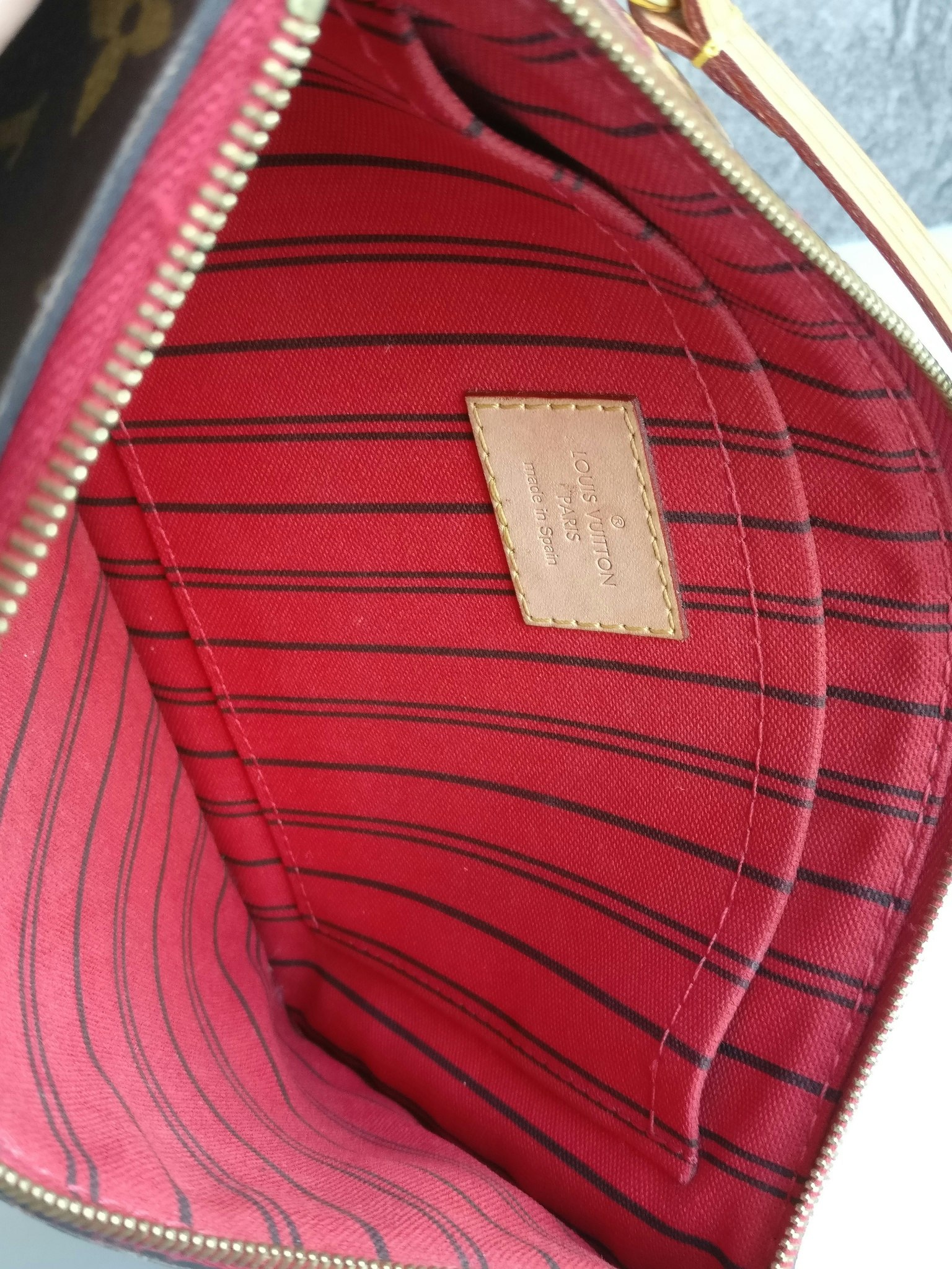 Louis Vuitton Neverfull MM pochette