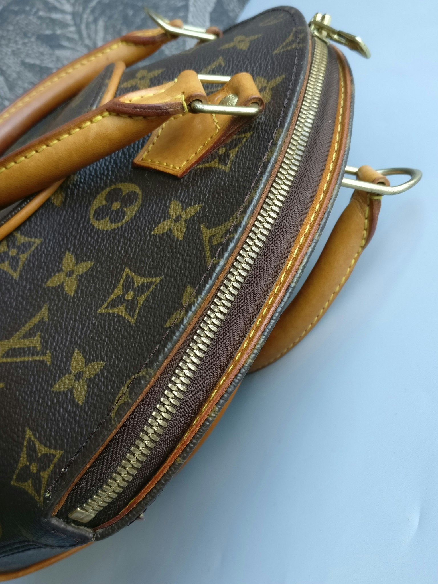 Louis Vuitton Ellipse PM