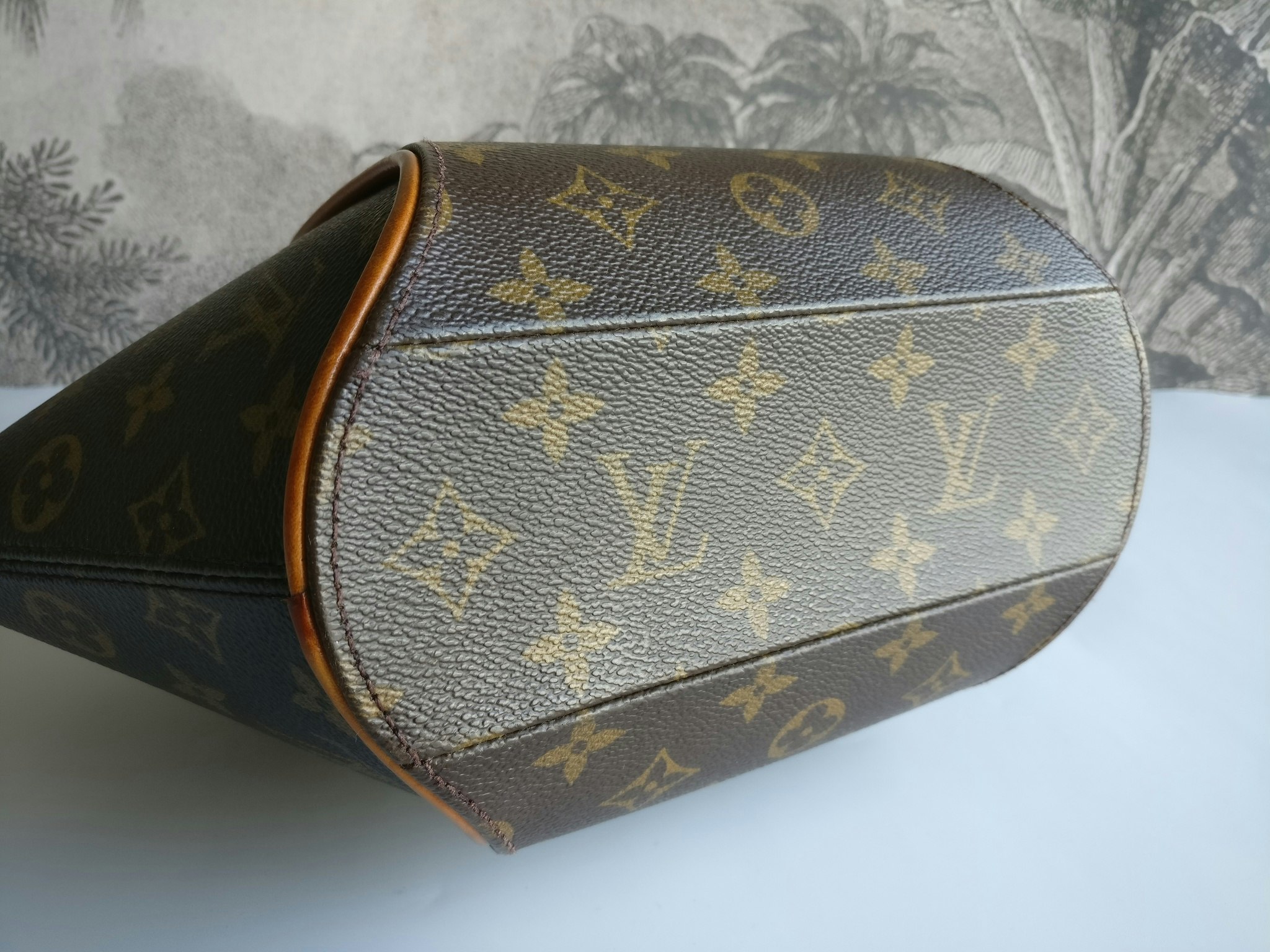 Louis Vuitton Ellipse PM