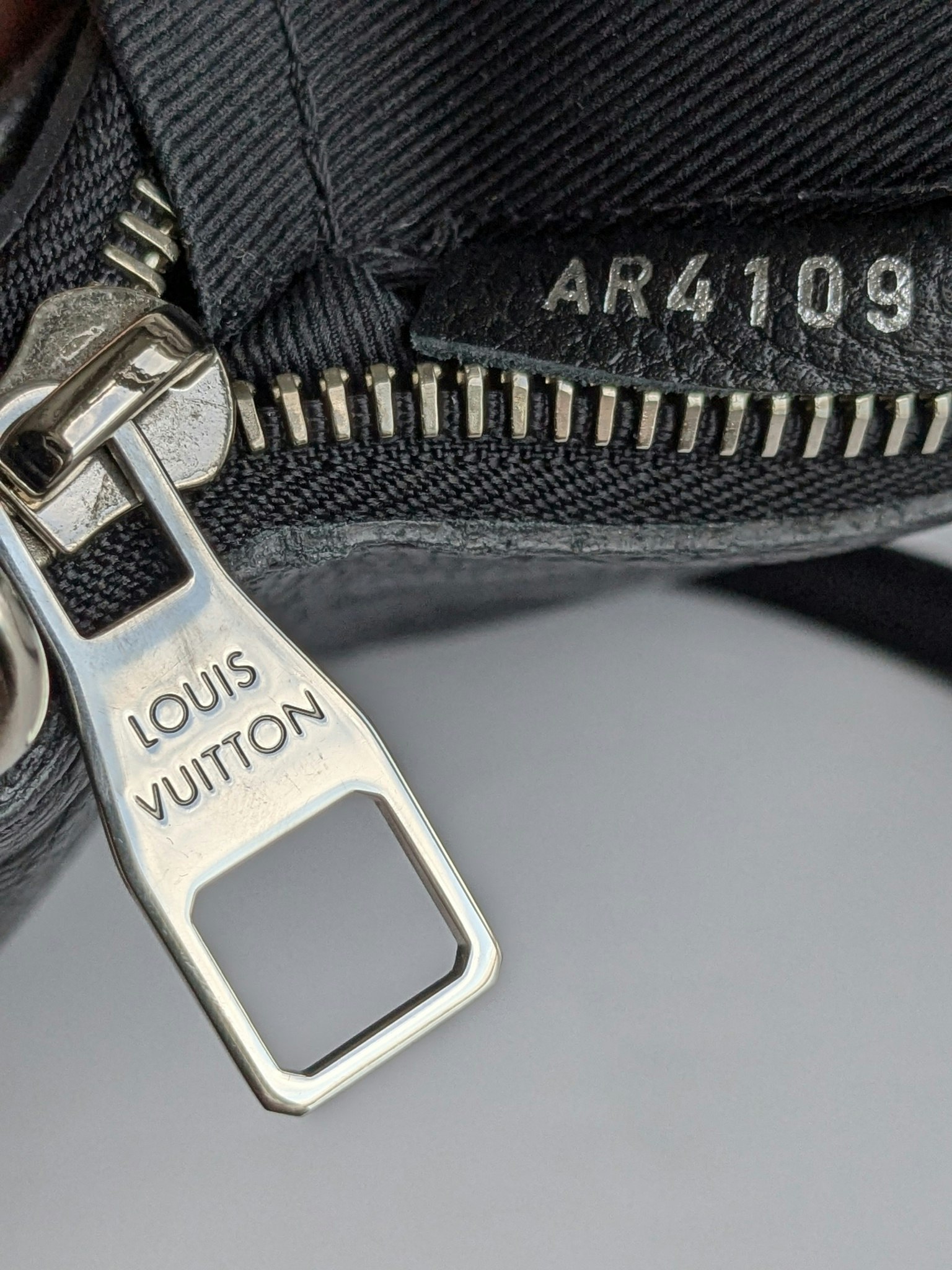 Louis Vuitton Pochette Pallas Uniformes crossbody