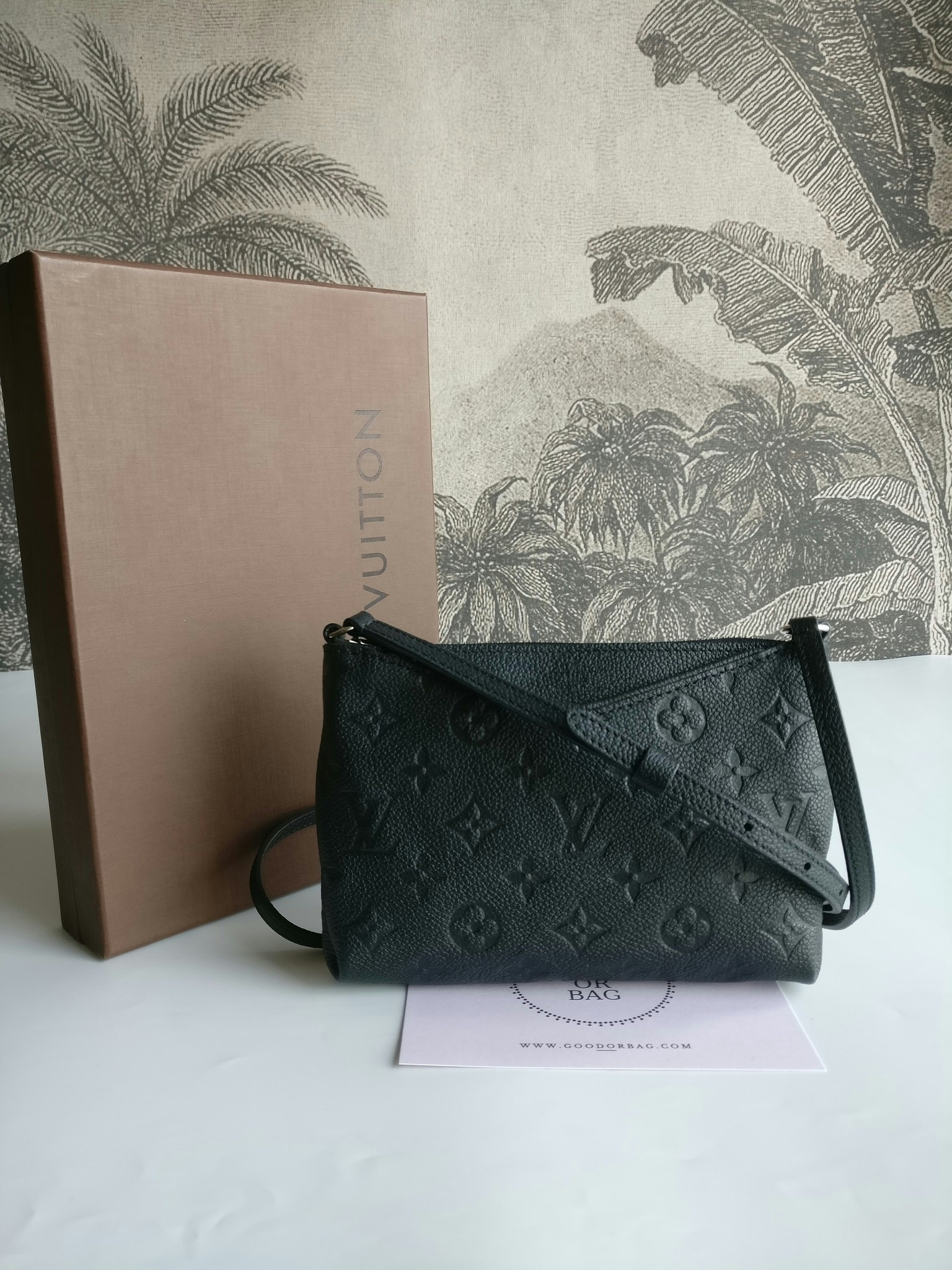 Louis Vuitton Pochette Pallas Uniformes crossbody