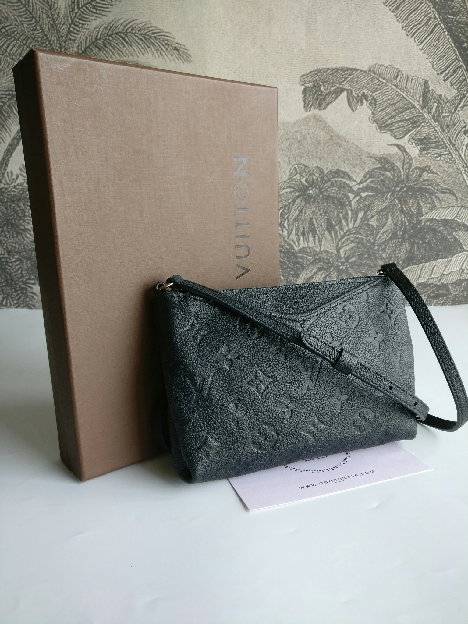 Louis Vuitton Pochette Pallas Uniformes crossbody