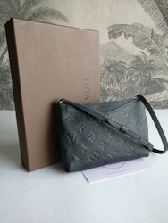 Louis Vuitton Pochette Pallas Uniformes crossbody