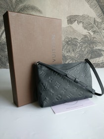Louis Vuitton Pochette Pallas Uniformes crossbody