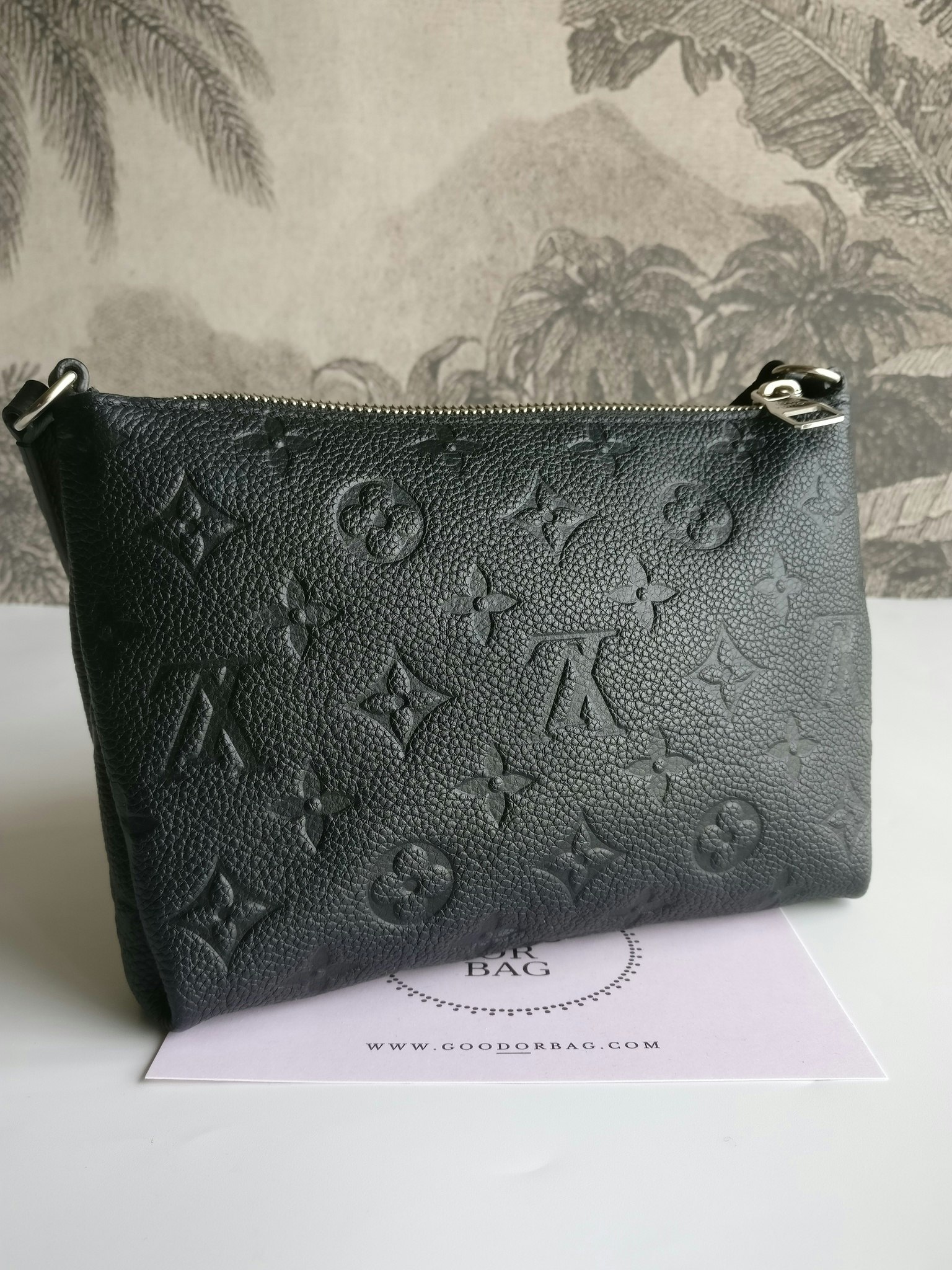 Louis Vuitton Pochette Pallas Uniformes crossbody