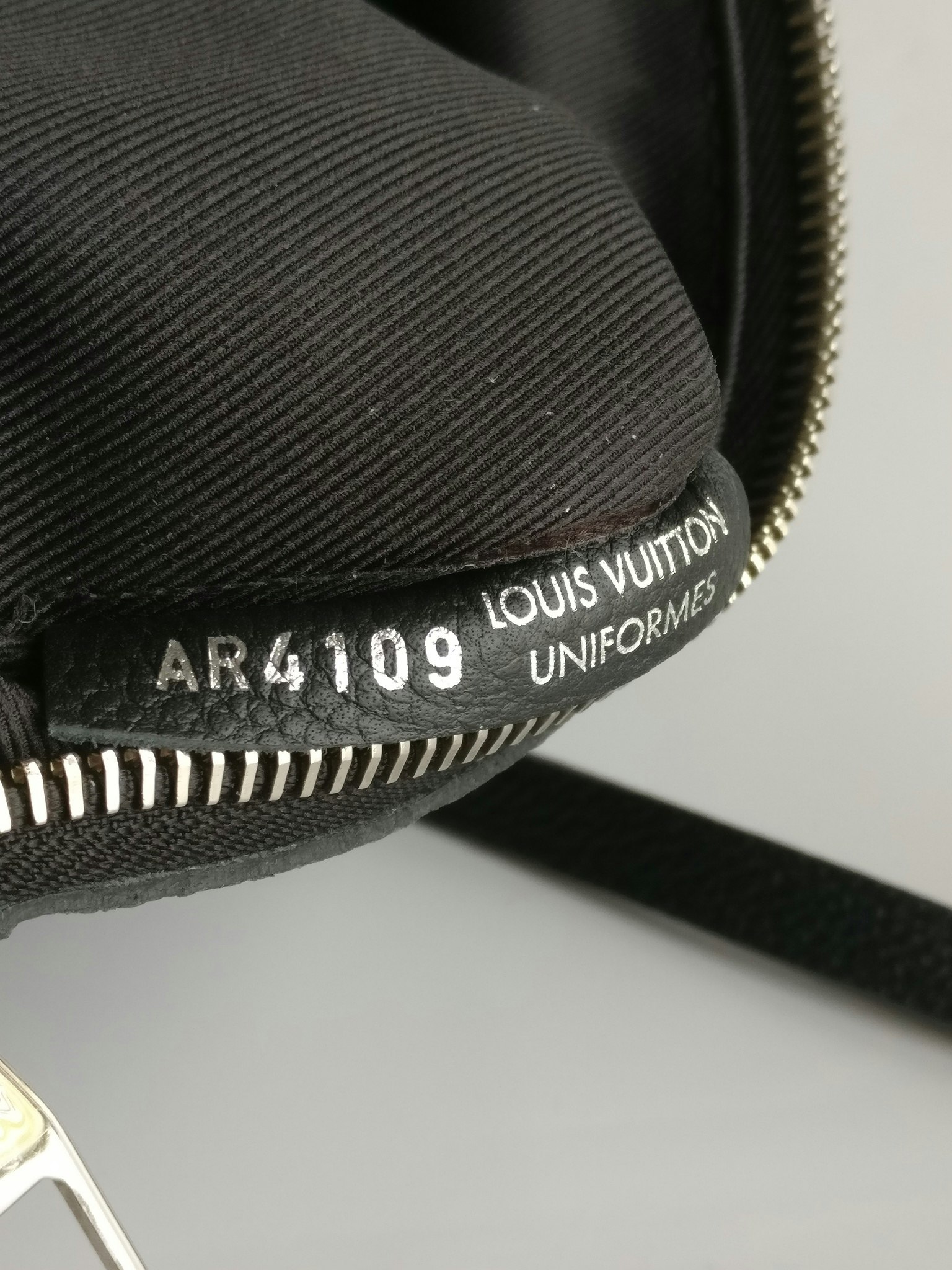 Louis Vuitton Pochette Pallas Uniformes crossbody