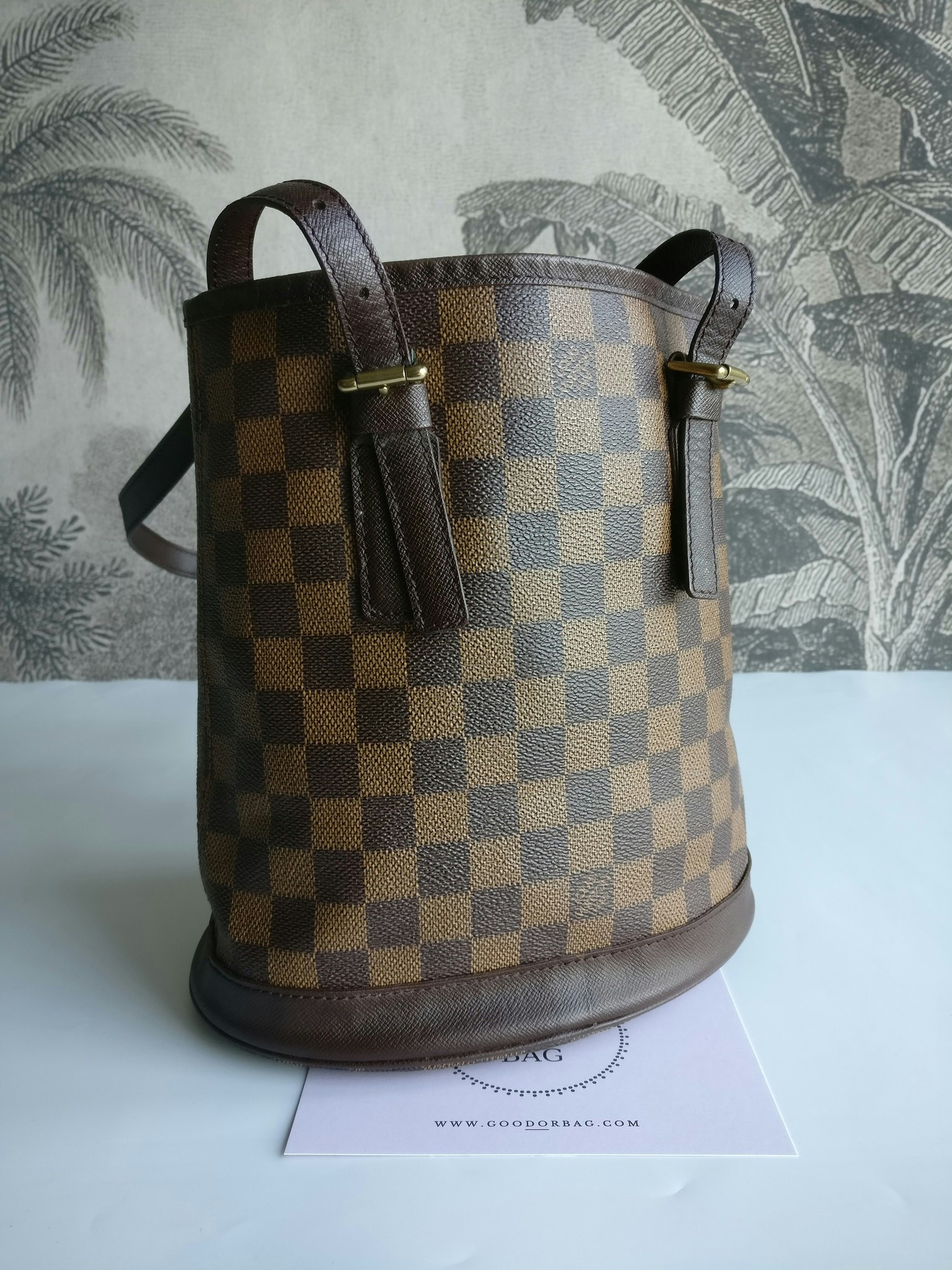 Louis Vuitton Bucket PM Marais