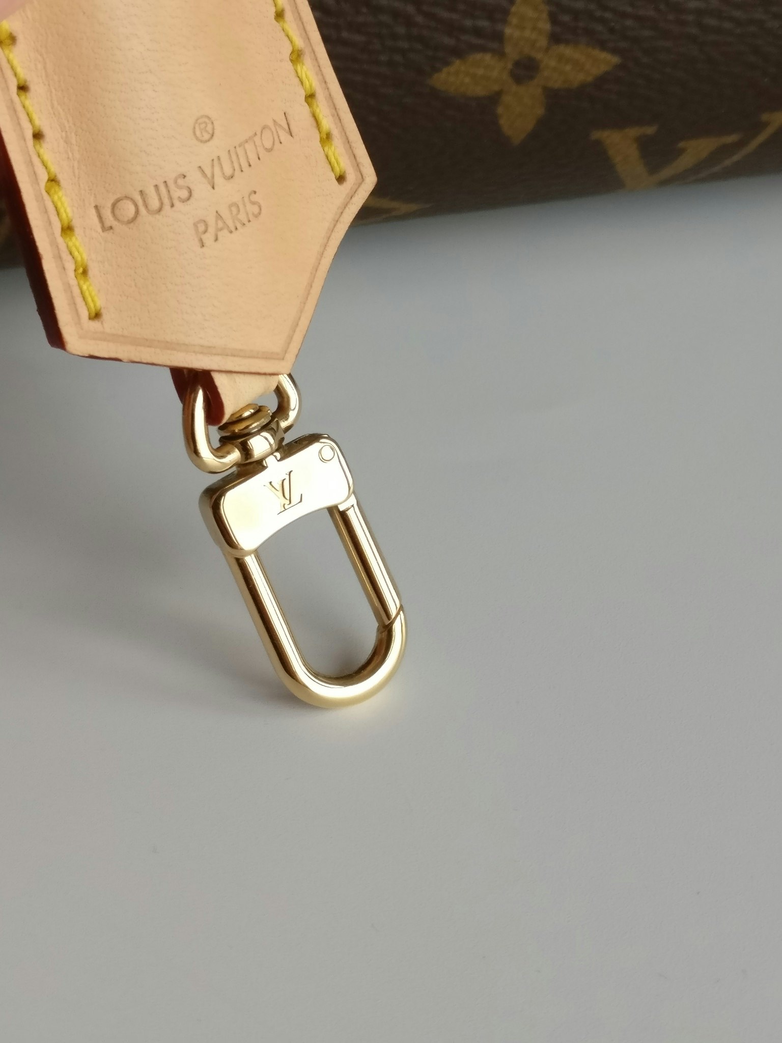 Louis Vuitton Cluny MM