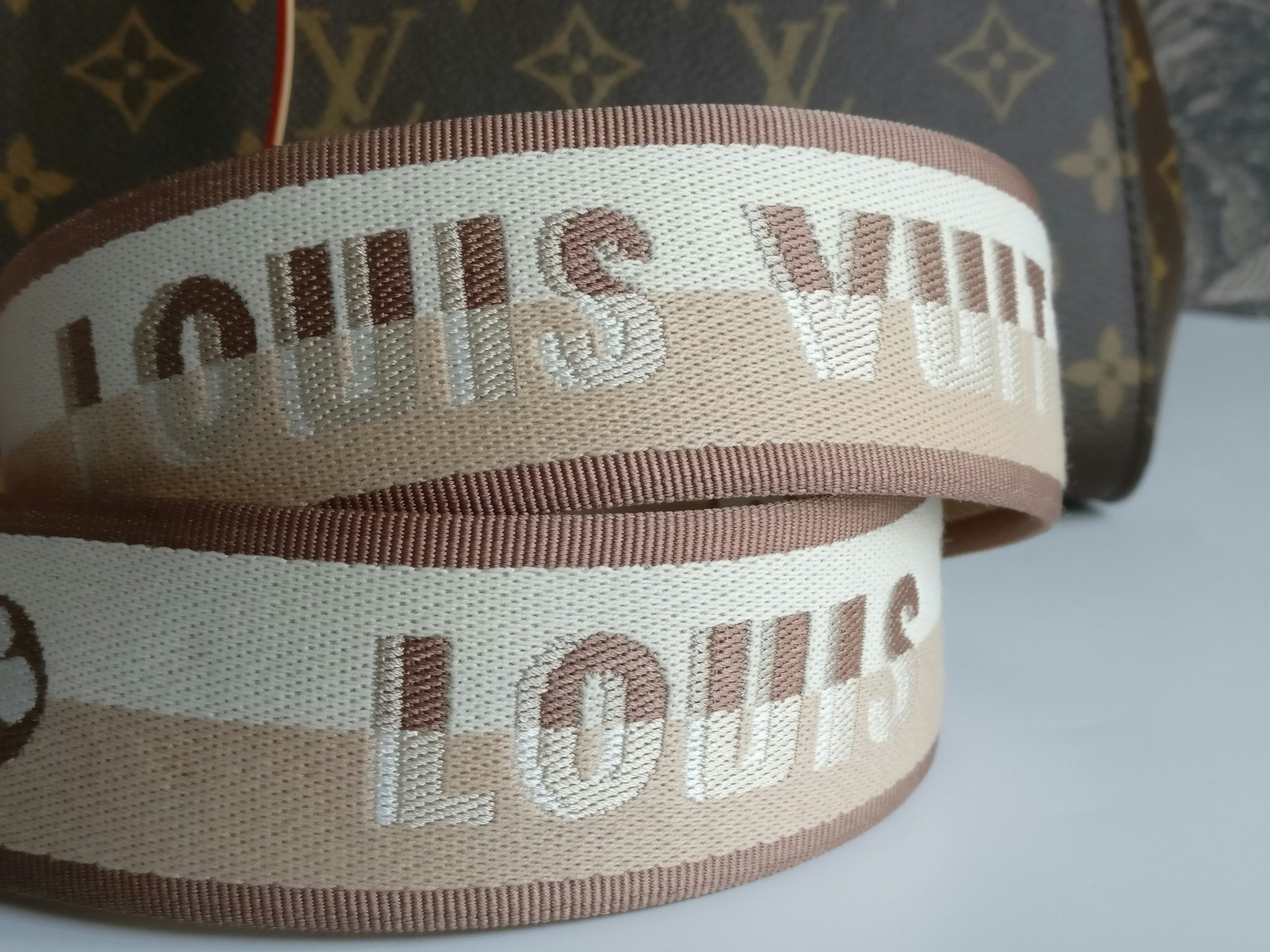 Louis Vuitton Cluny MM