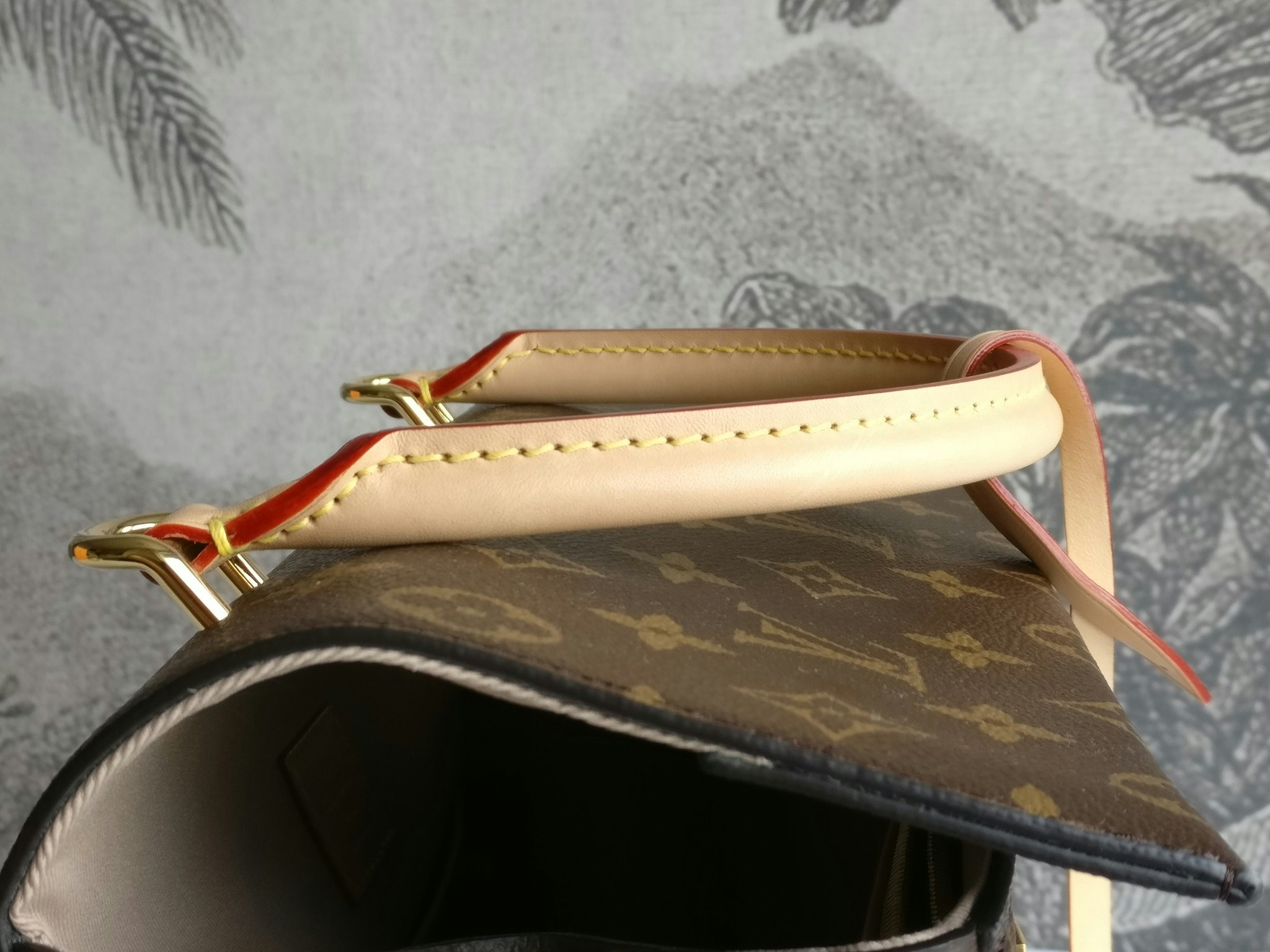 Louis Vuitton Cluny MM