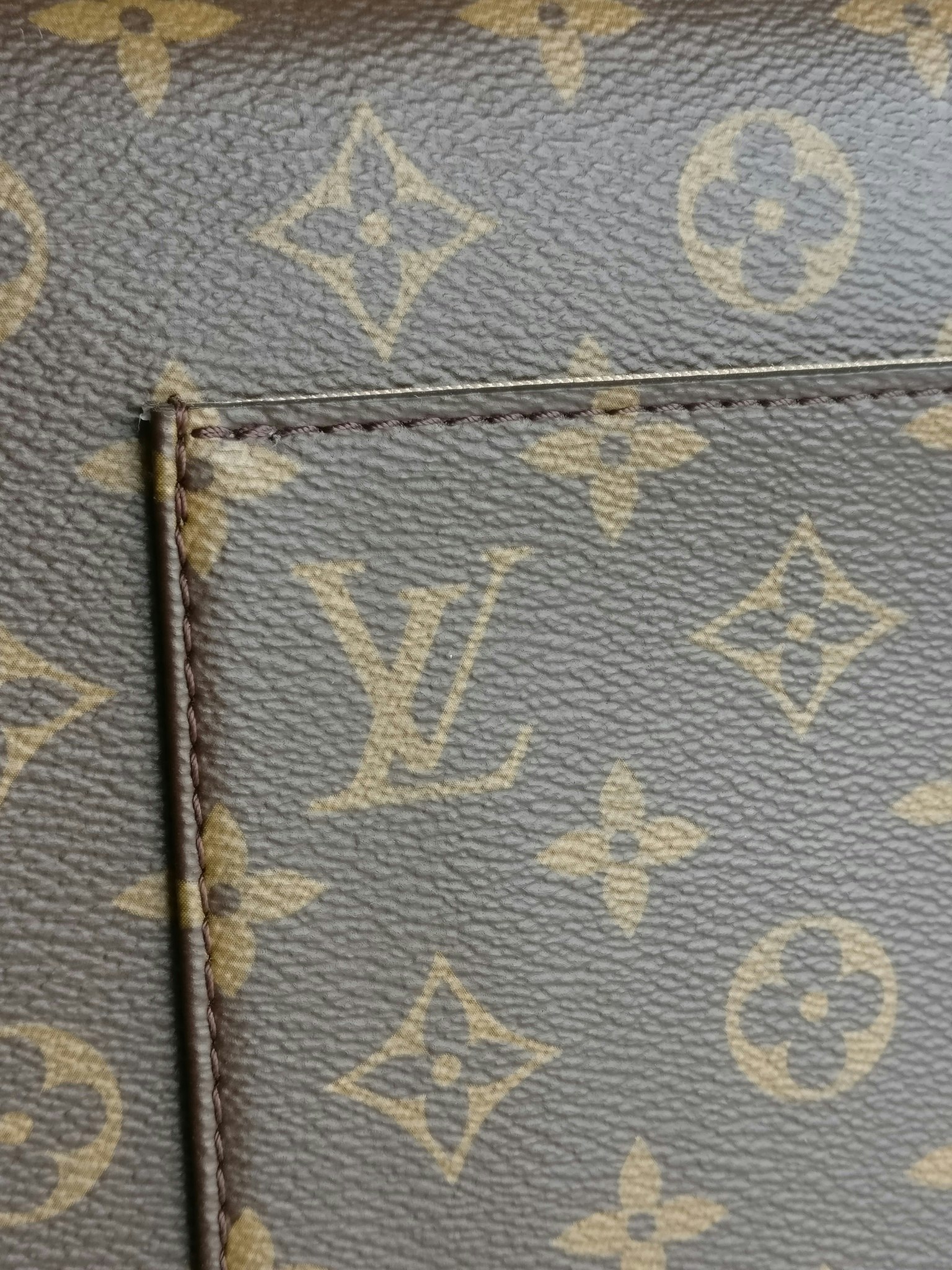 Louis Vuitton Cluny MM