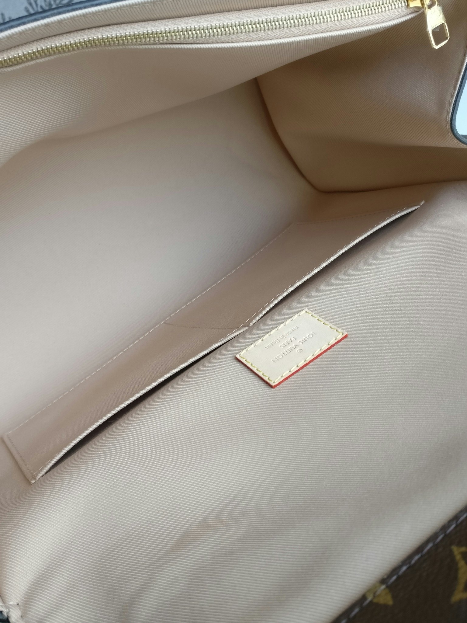 Louis Vuitton Cluny MM