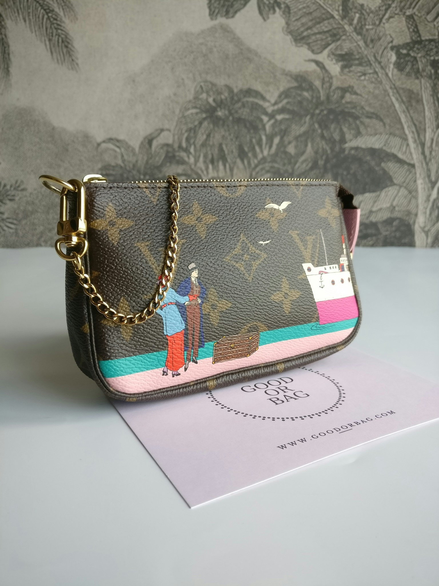 Louis Vuitton Mini Pochette Illustre