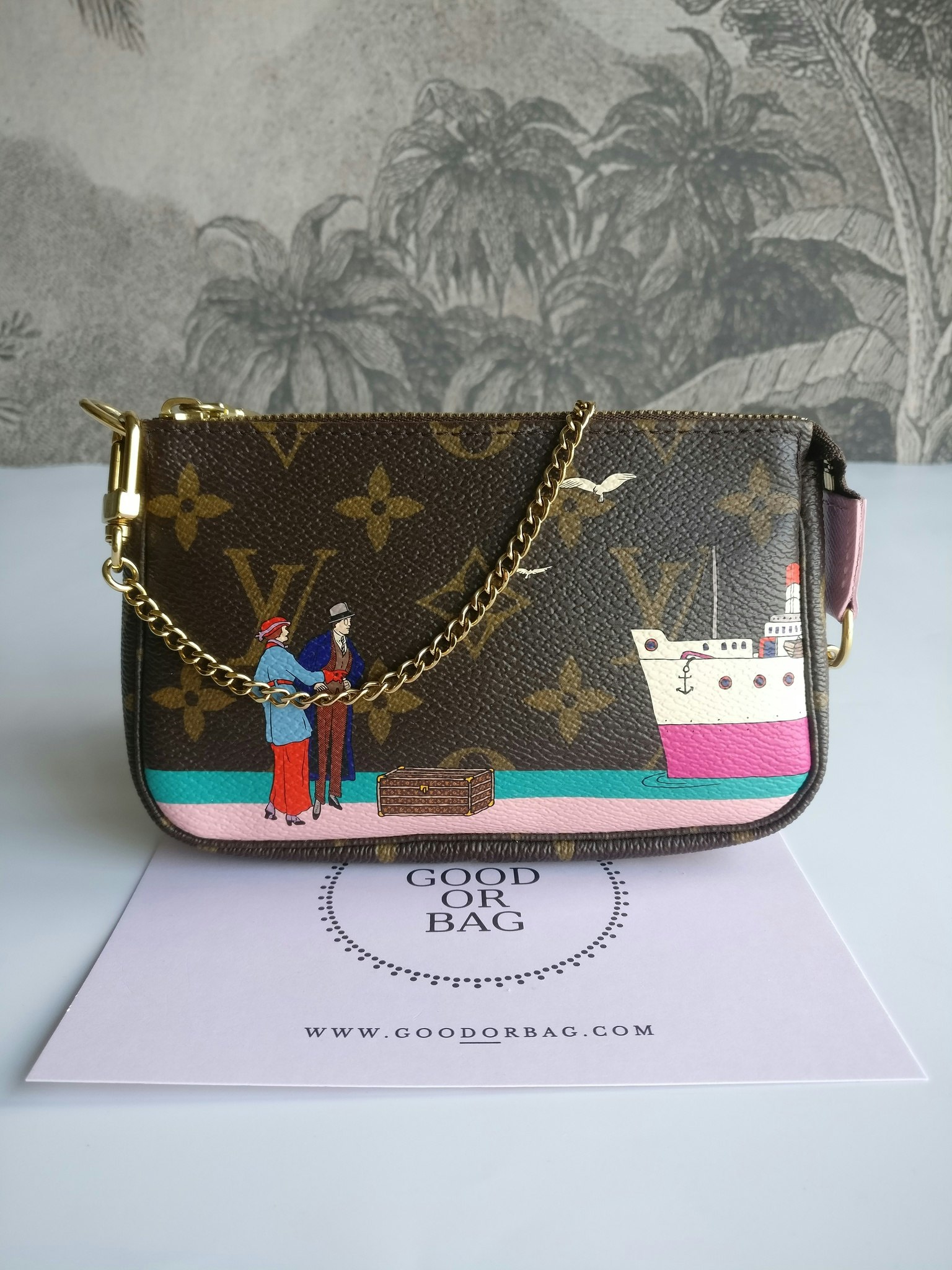 Louis Vuitton Mini Pochette Illustre