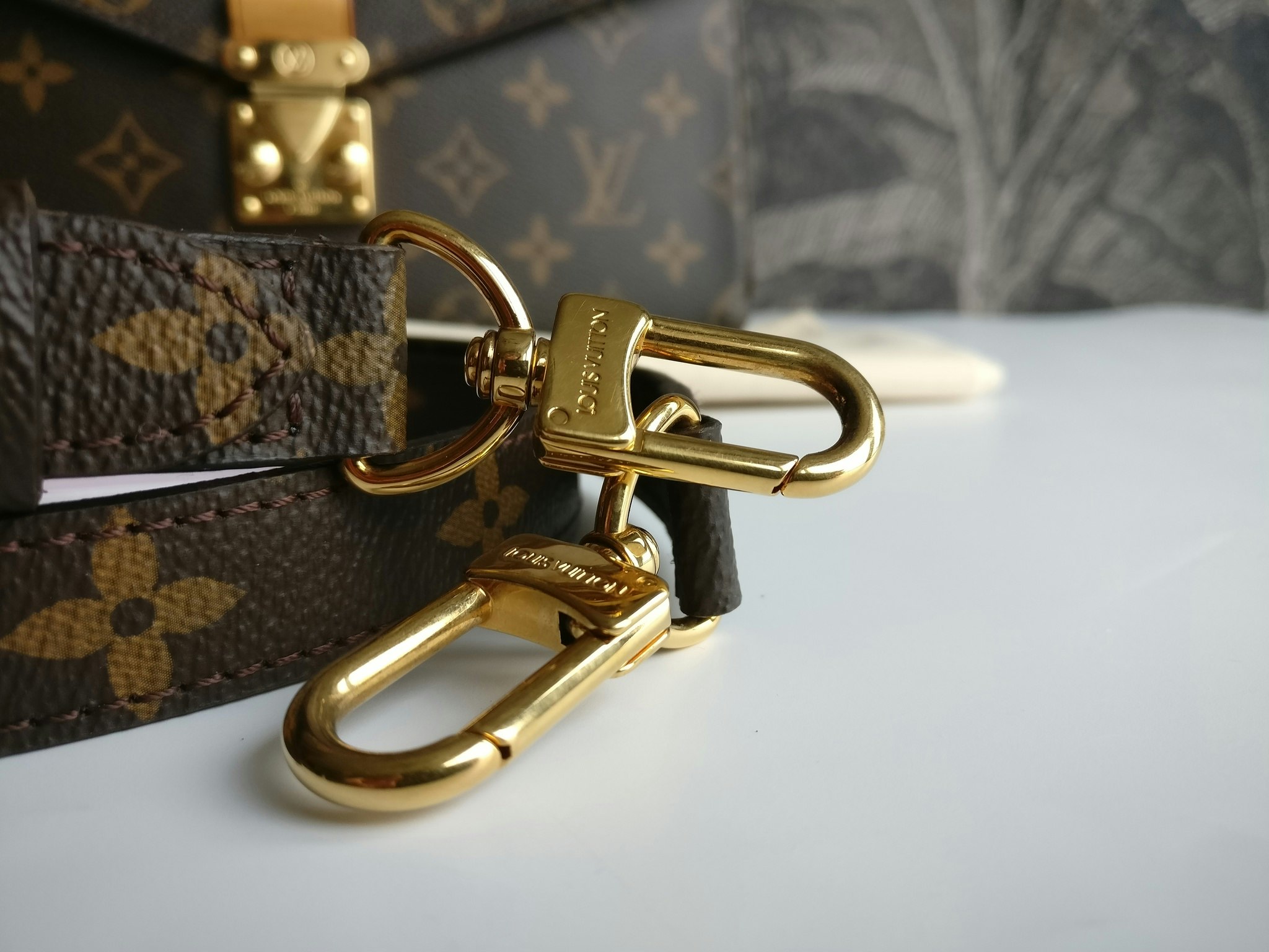 Louis Vuitton Pochette Metis