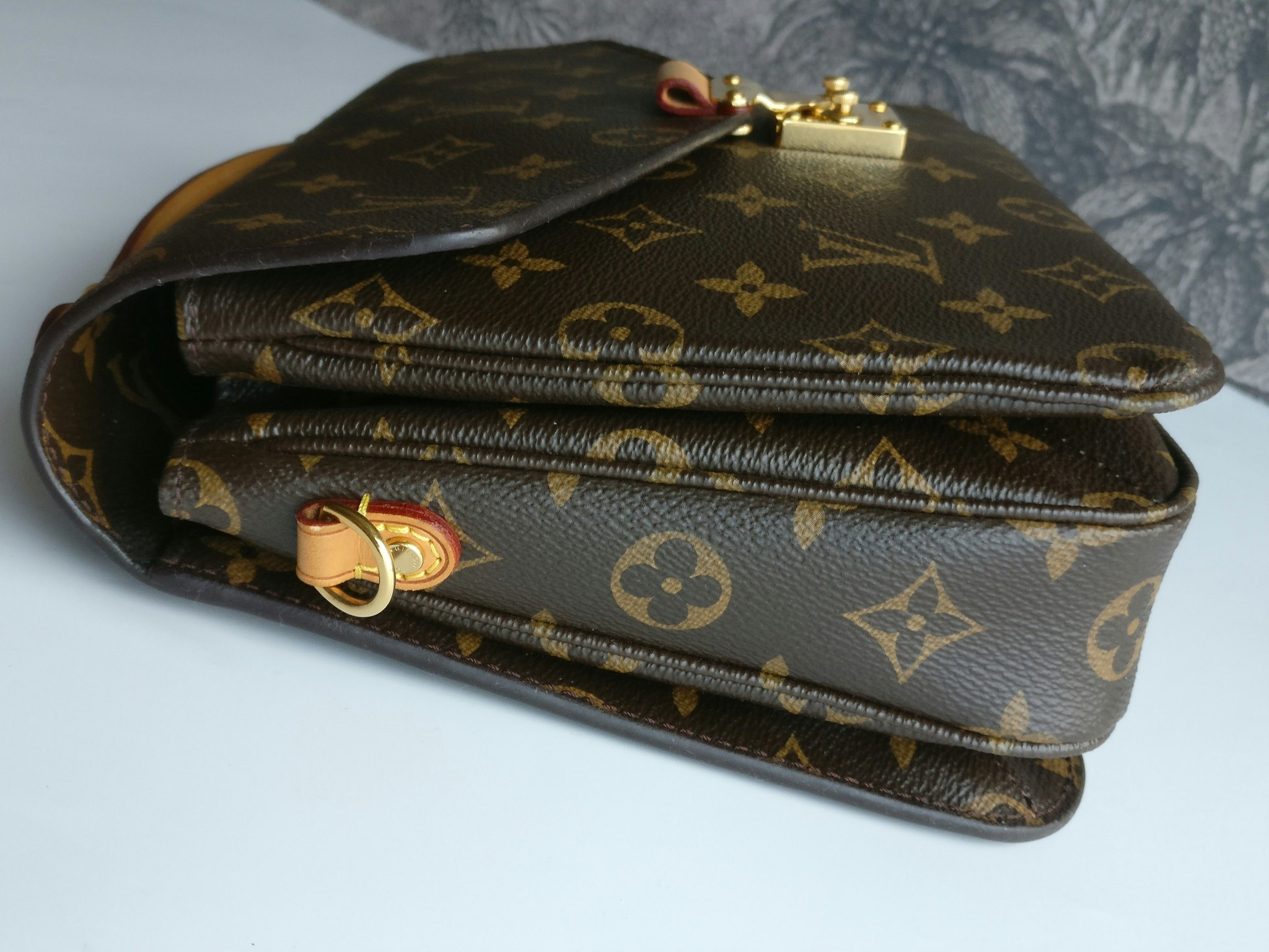 Louis Vuitton Pochette Metis