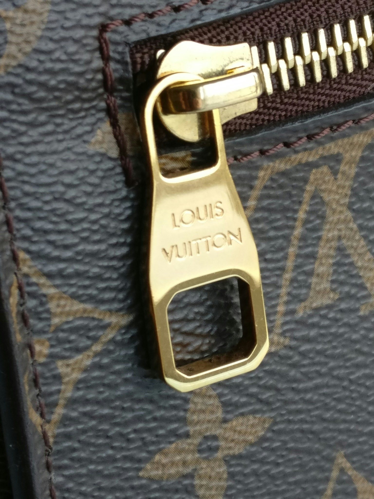 Louis Vuitton Pochette Metis