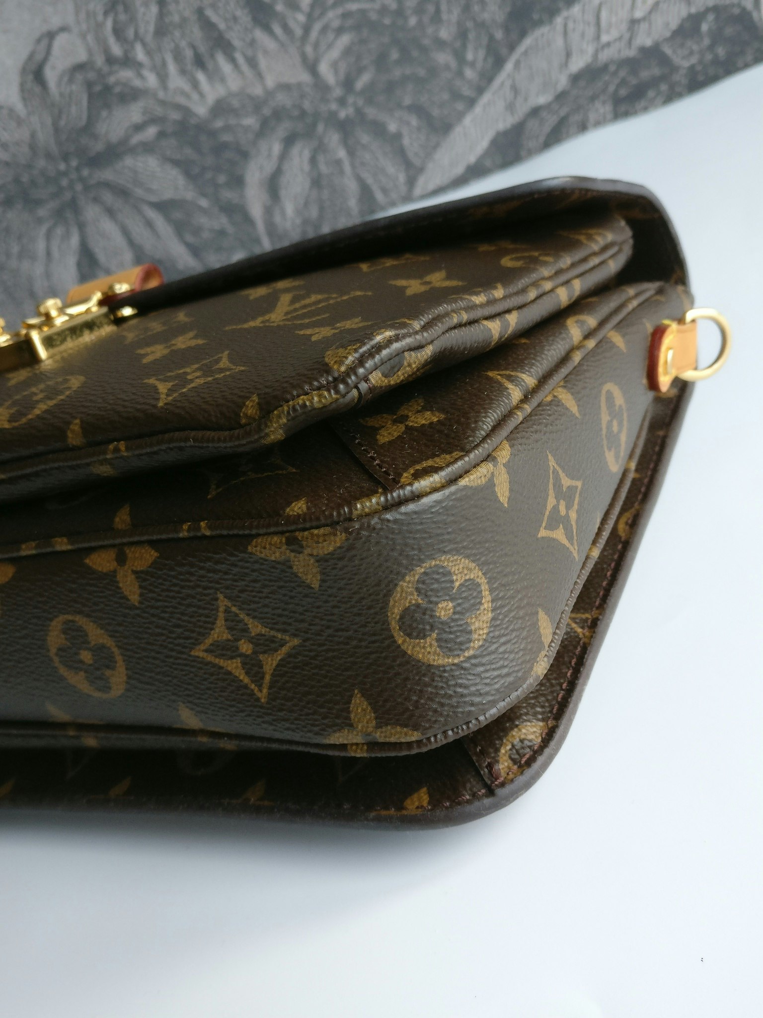 Louis Vuitton Pochette Metis