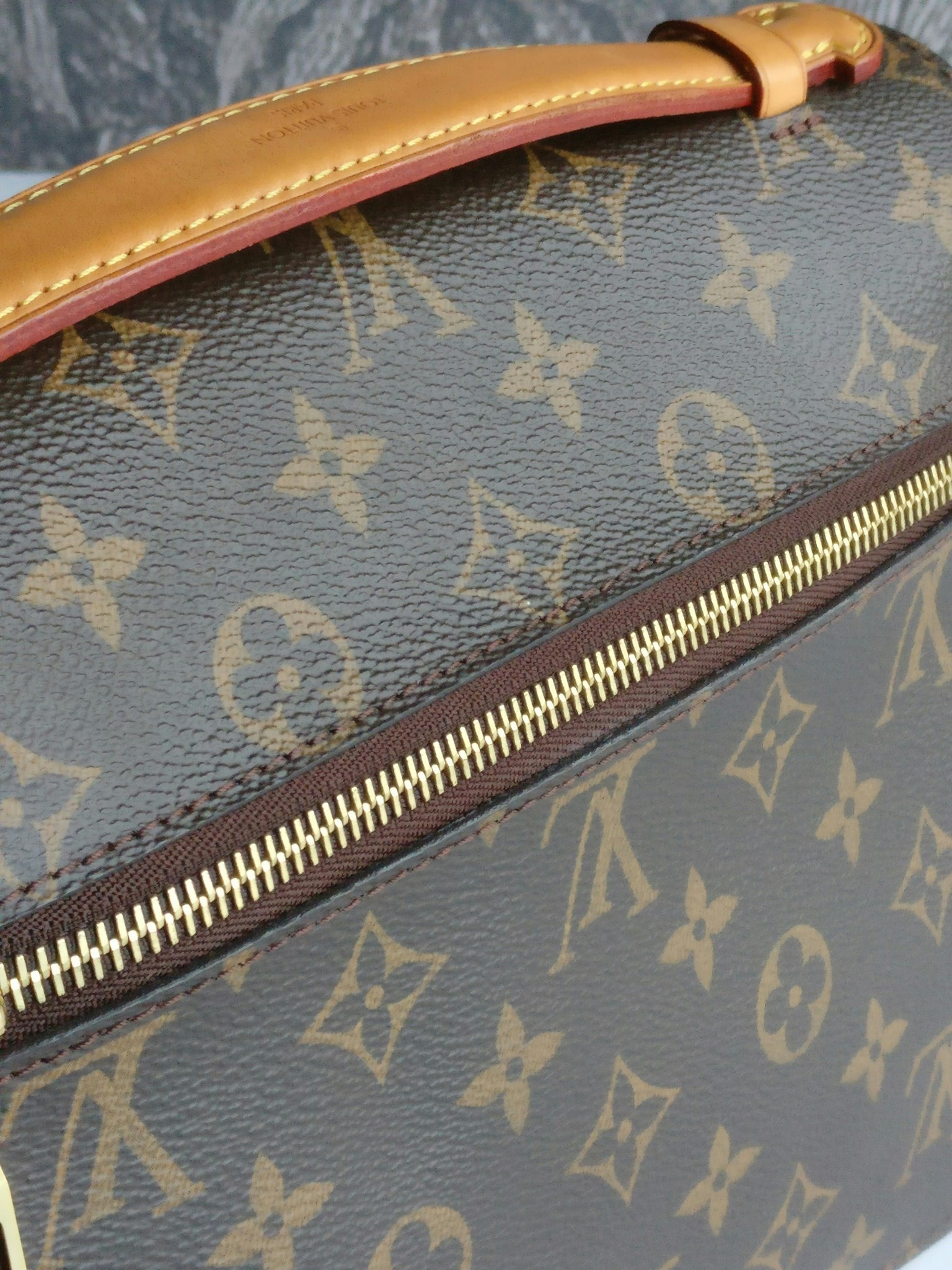 Louis Vuitton Pochette Metis