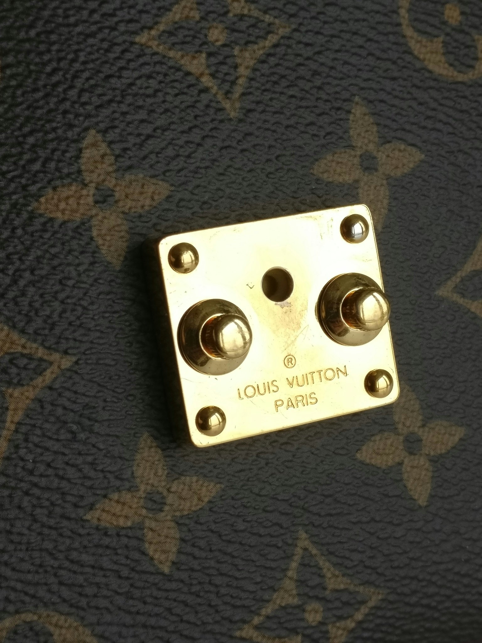 Louis Vuitton Pochette Metis