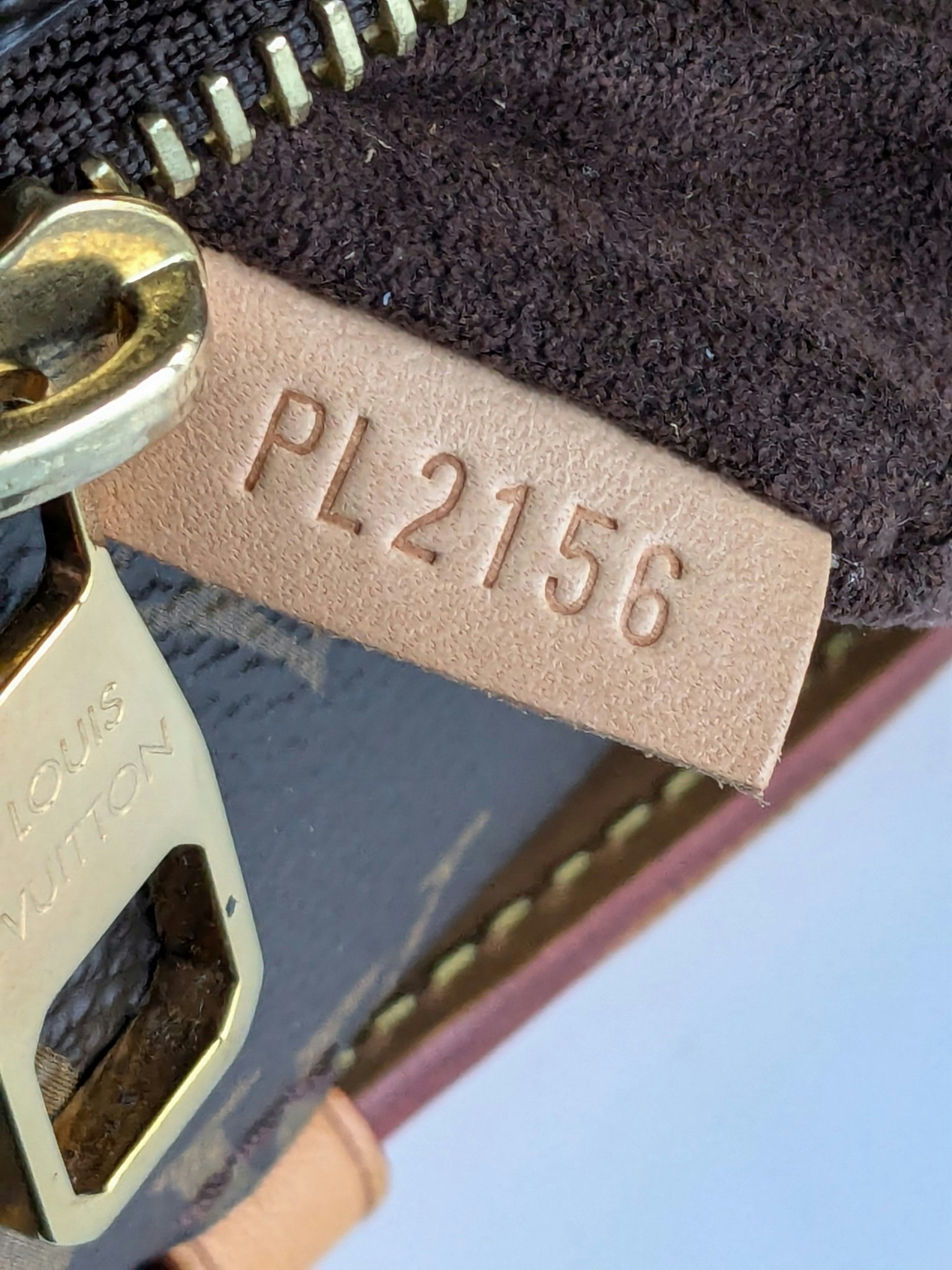 Louis Vuitton Pochette Metis