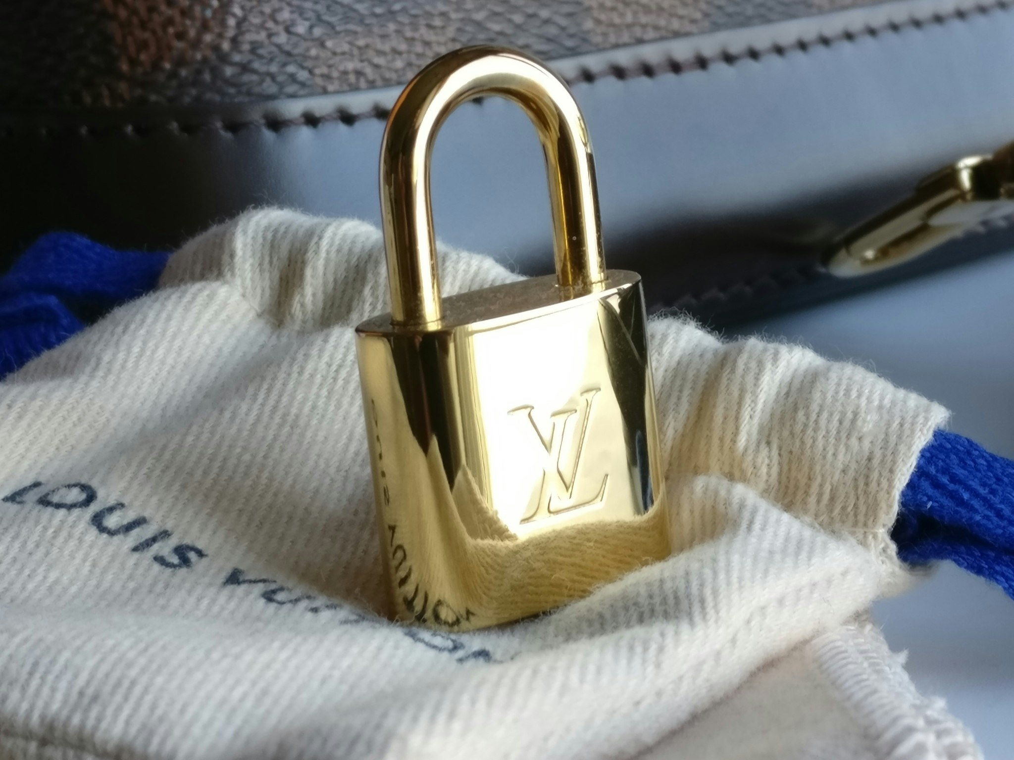 Louis Vuitton Alma BB