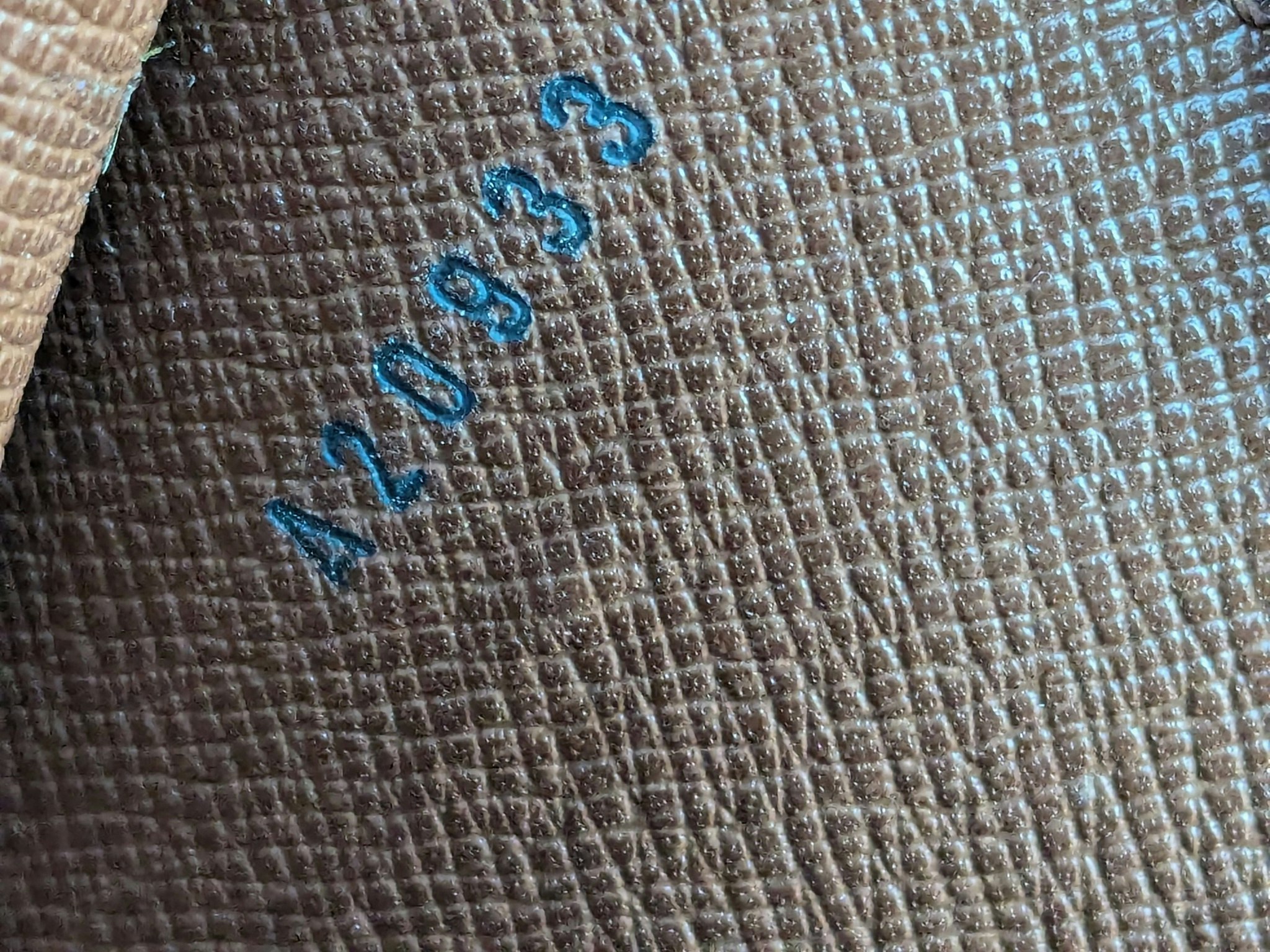 Louis Vuitton Monceau 26