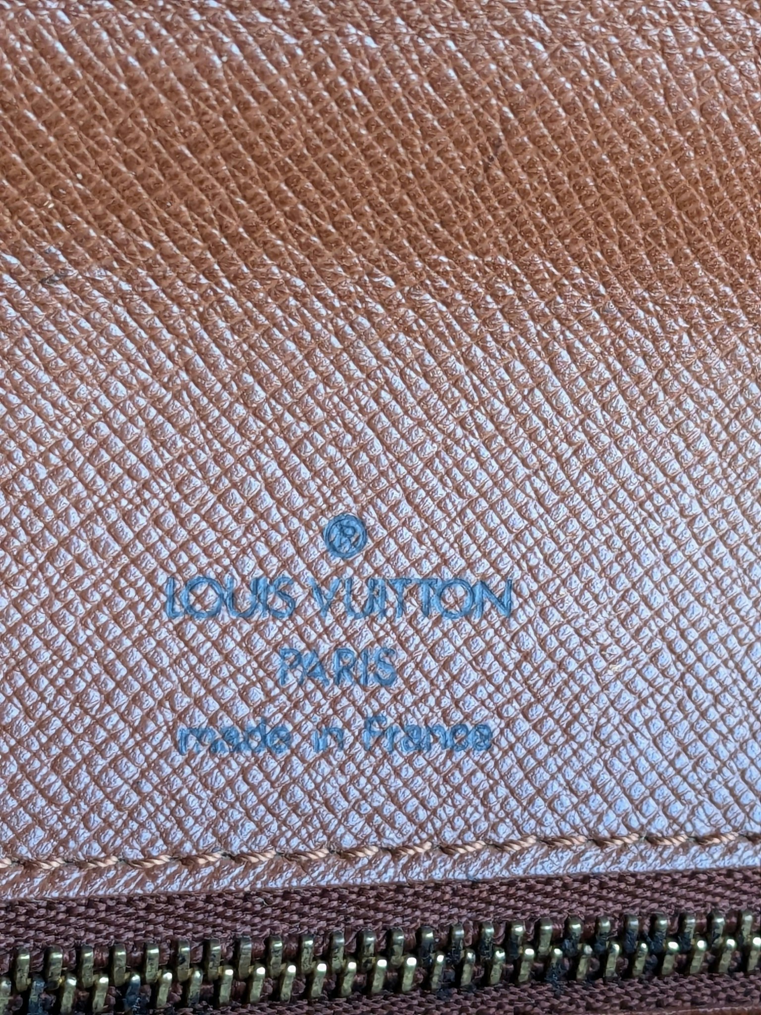 Louis Vuitton Monceau 26