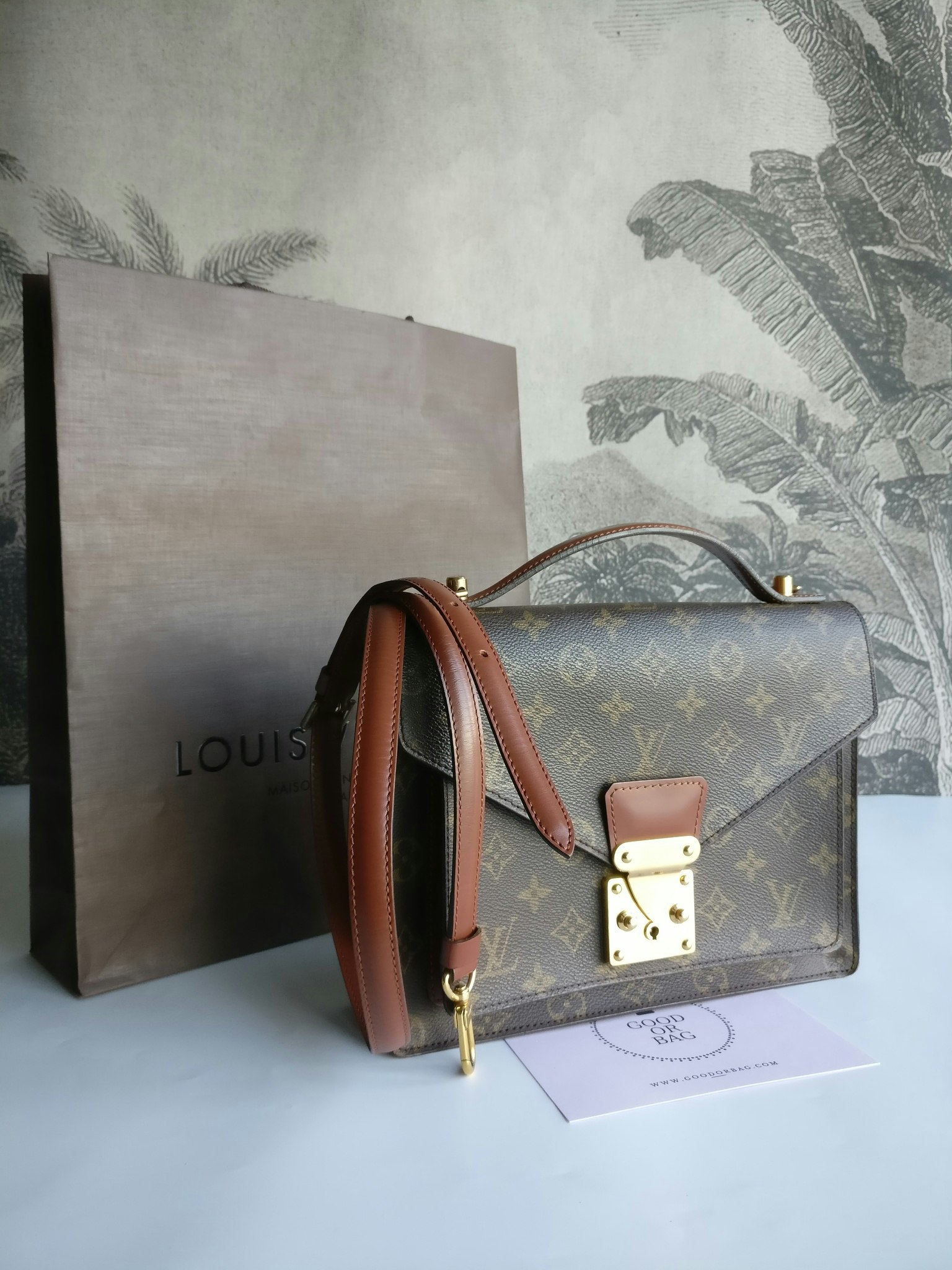 Louis Vuitton Monceau 26