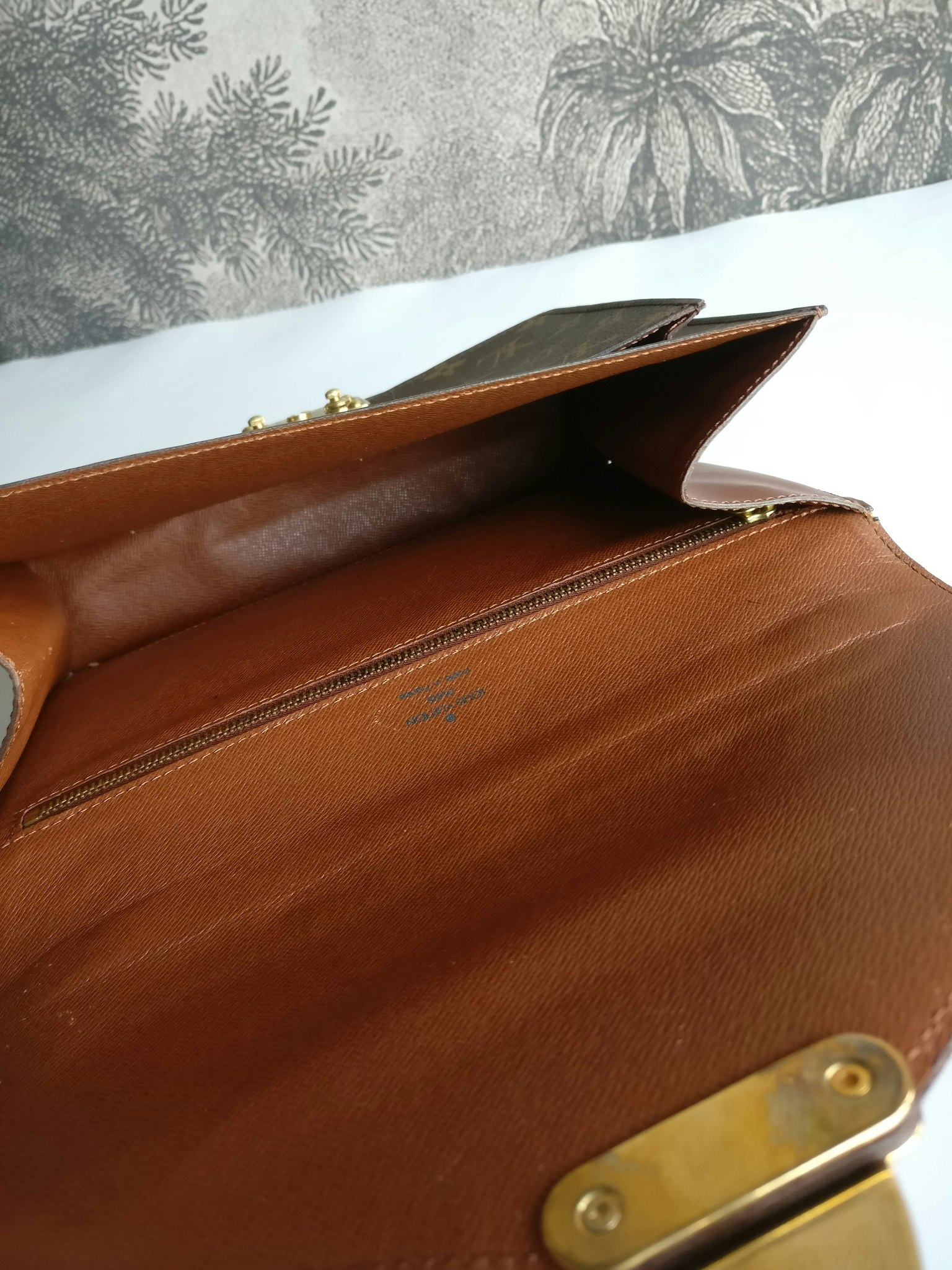Louis Vuitton Monceau 26