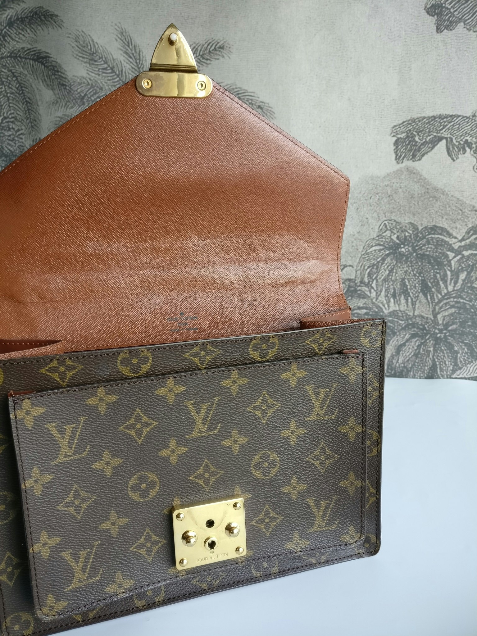 Louis Vuitton Monceau 26