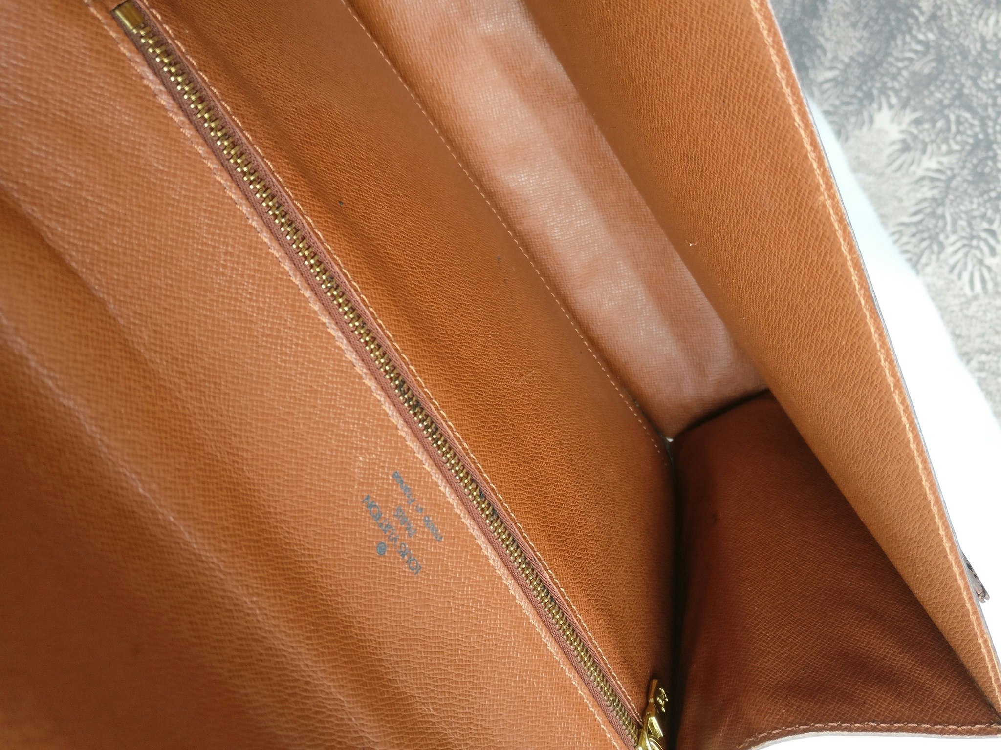 Louis Vuitton Monceau 26