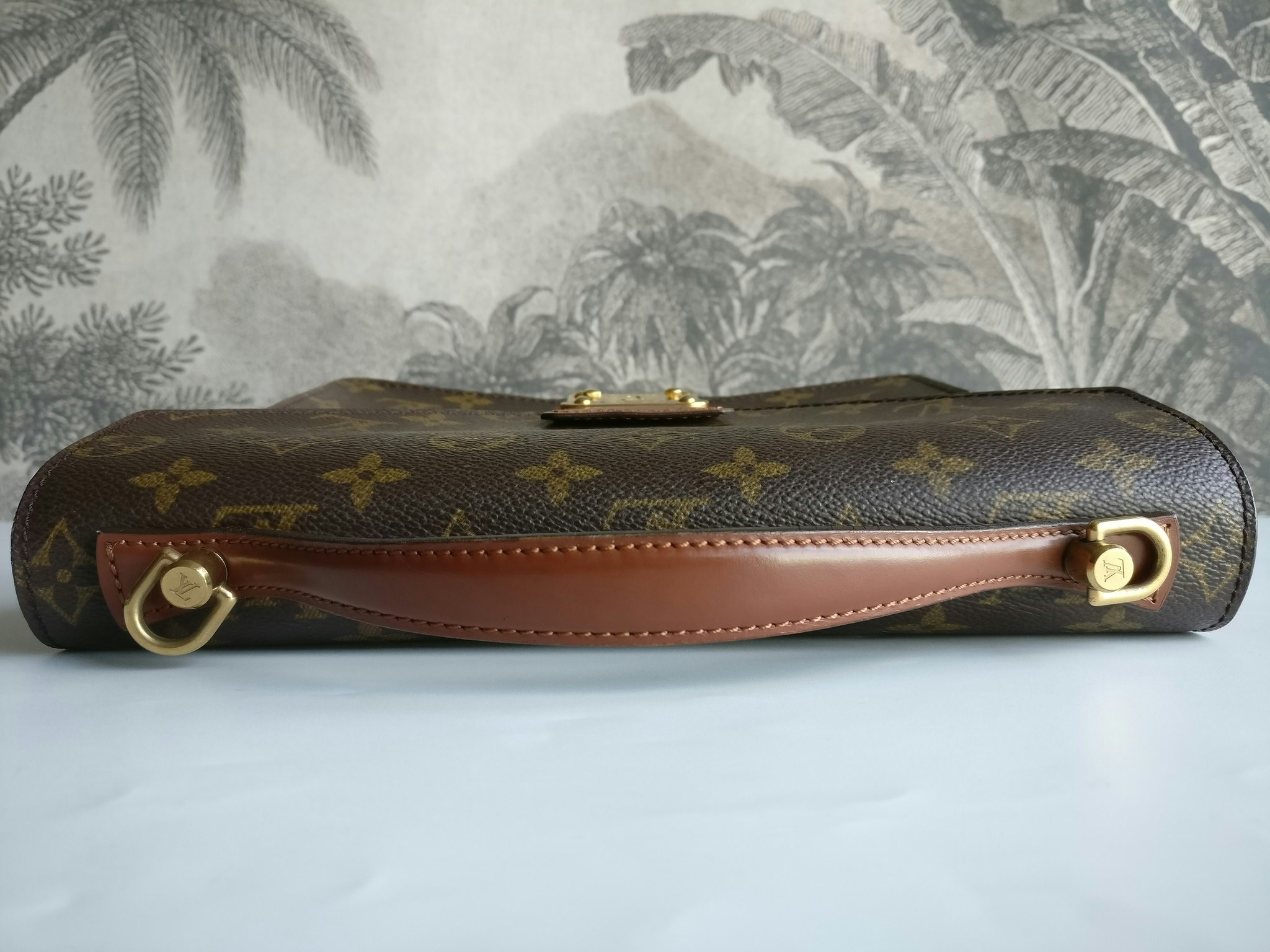 Louis Vuitton Monceau 26