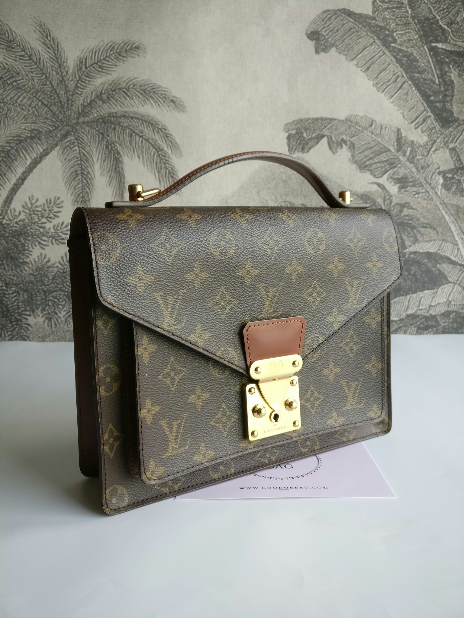 Louis Vuitton Monceau 26
