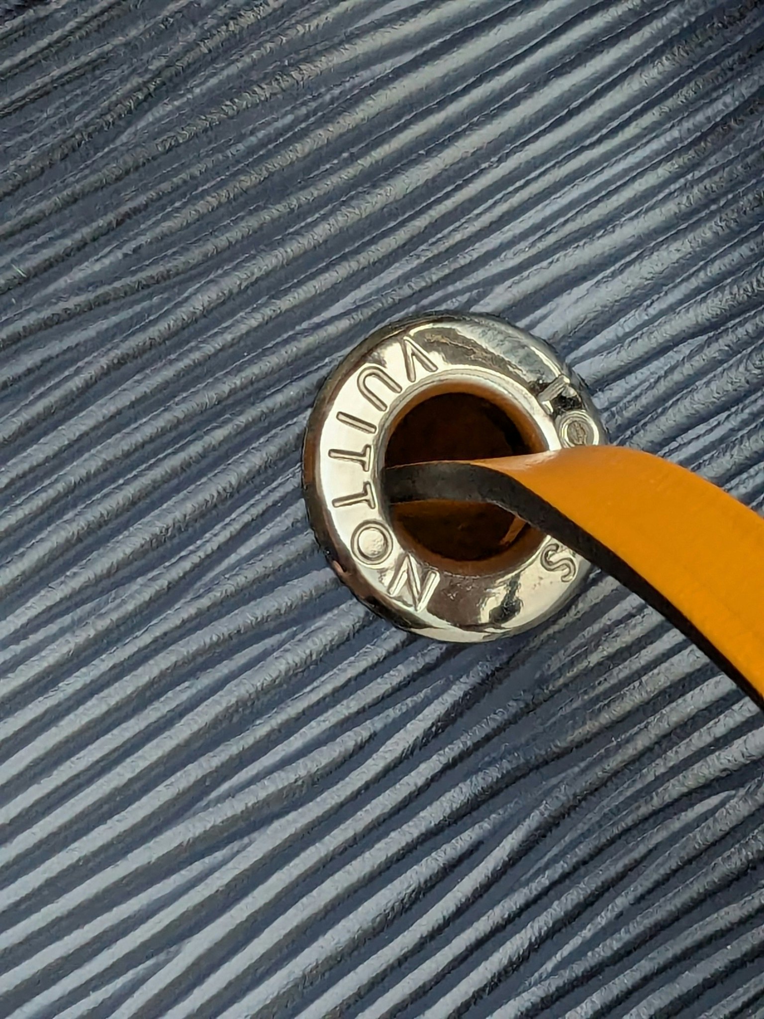 Louis Vuitton NéoNoé BB Indigo Safran