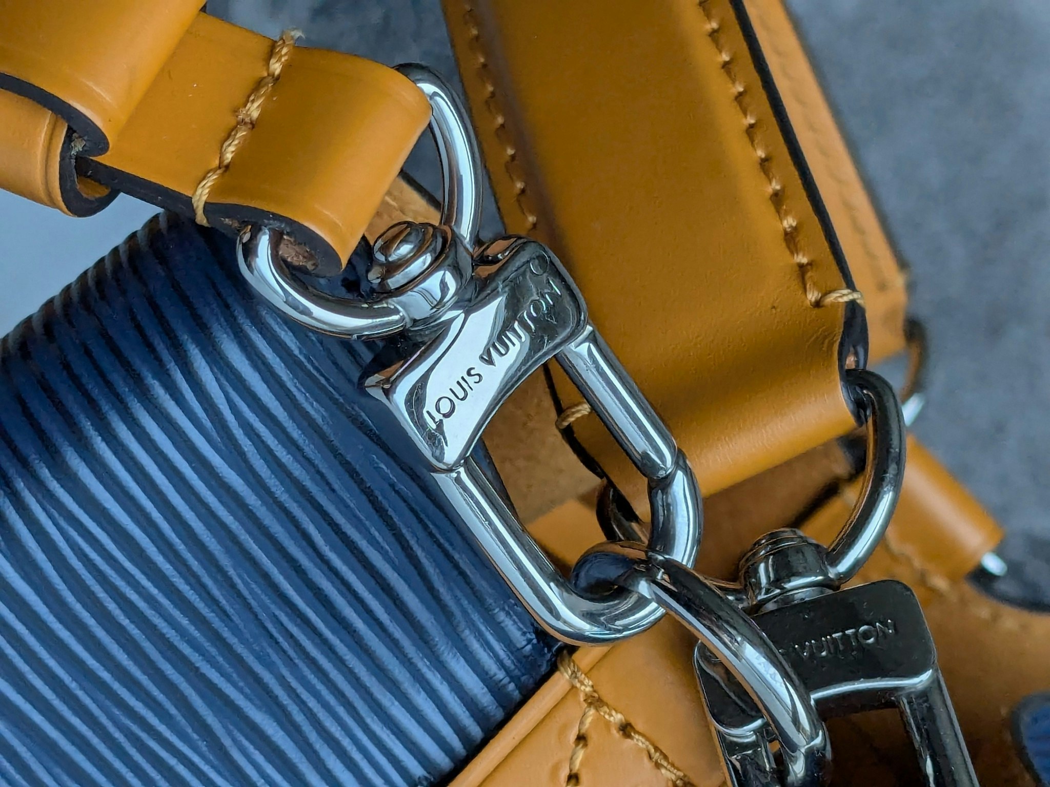 Louis Vuitton NéoNoé BB Indigo Safran