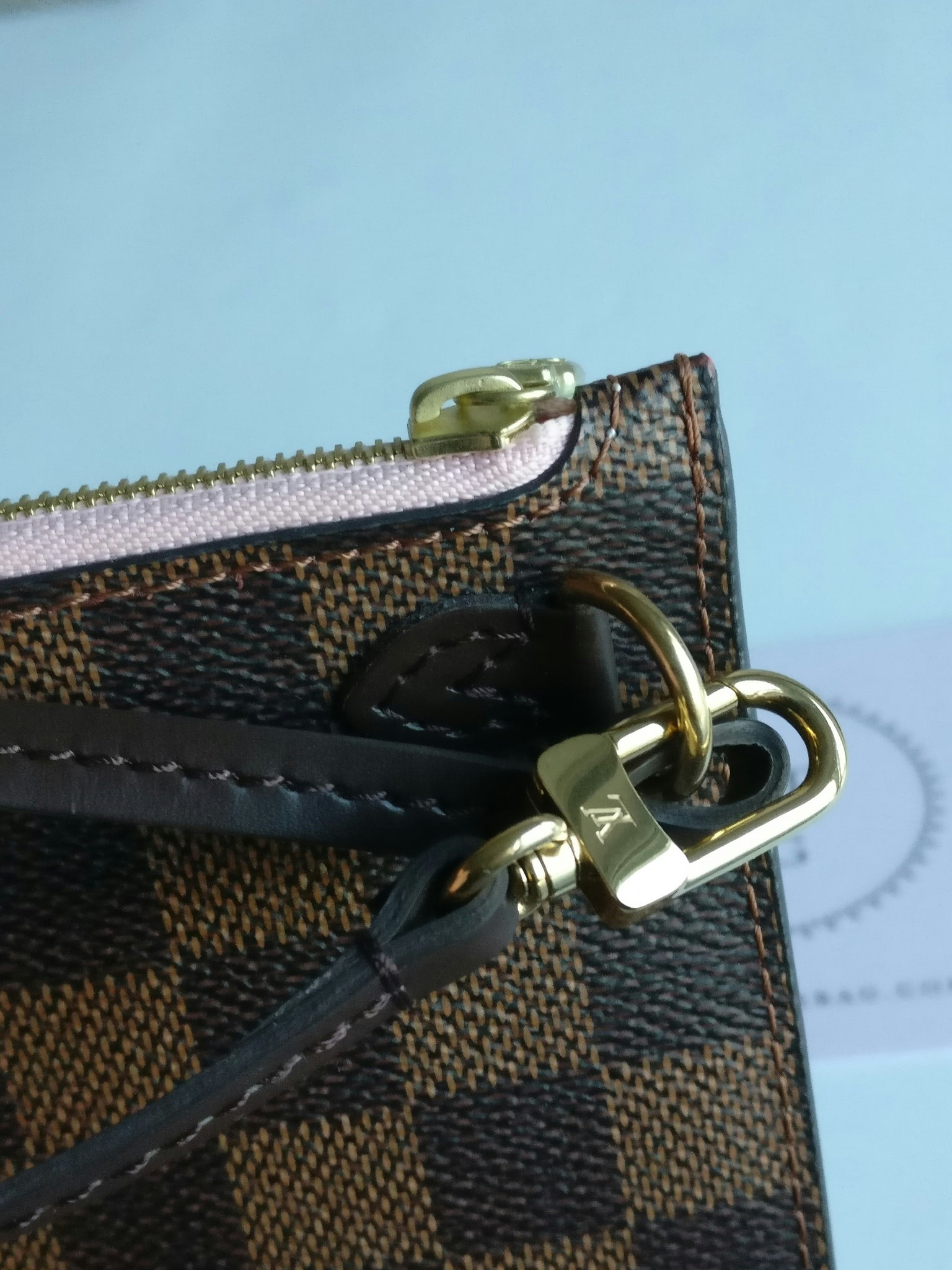 Louis Vuitton Neverfull MM Pochette