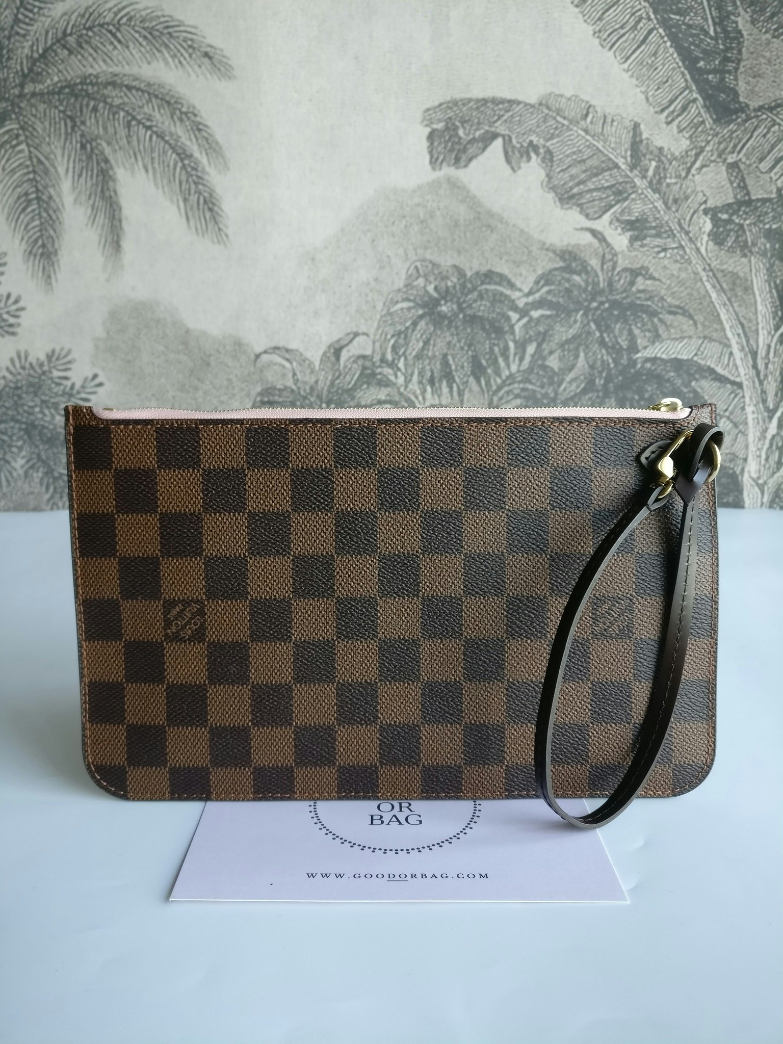 Louis Vuitton Neverfull MM Pochette