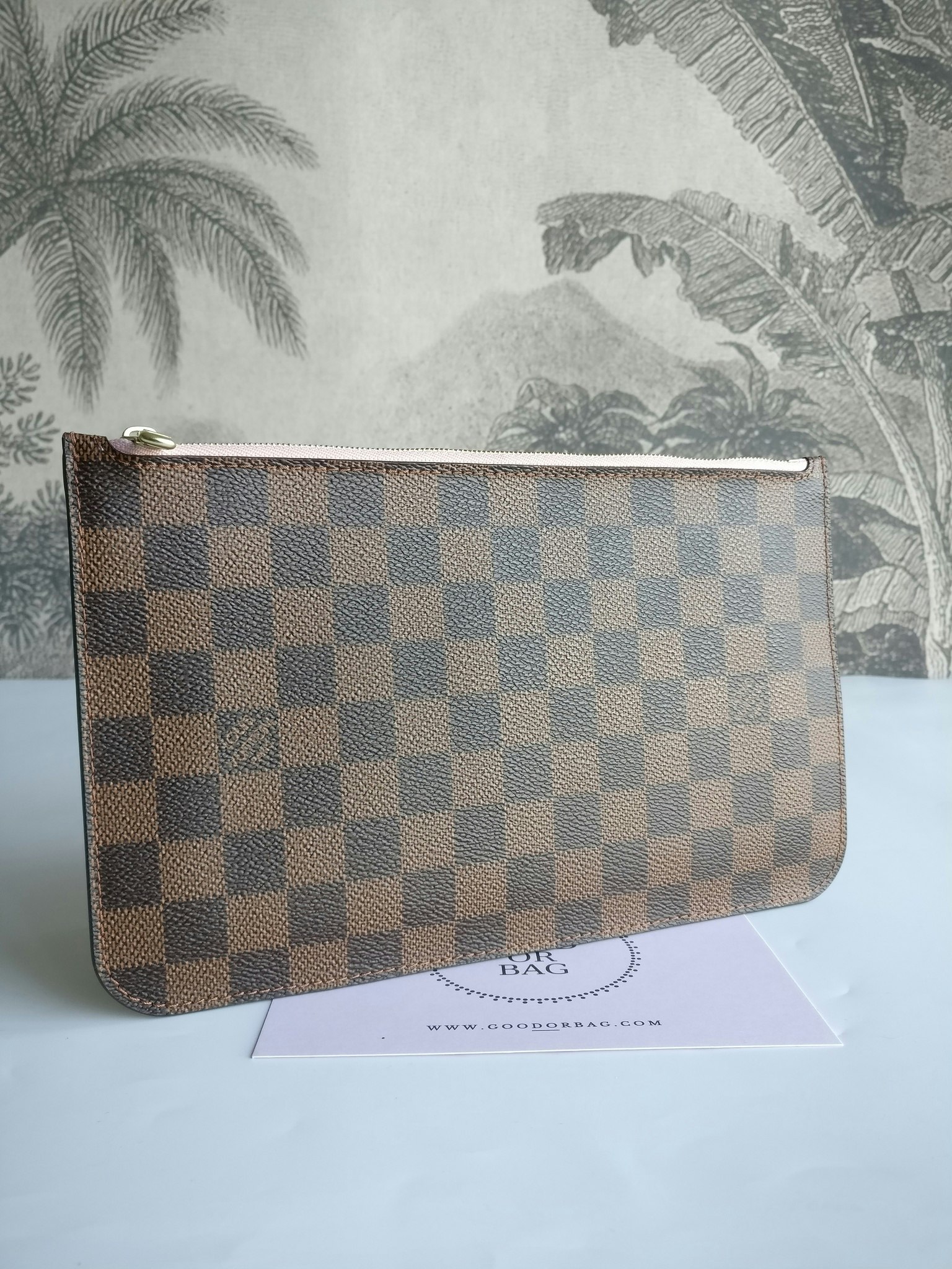 Louis Vuitton Neverfull MM Pochette